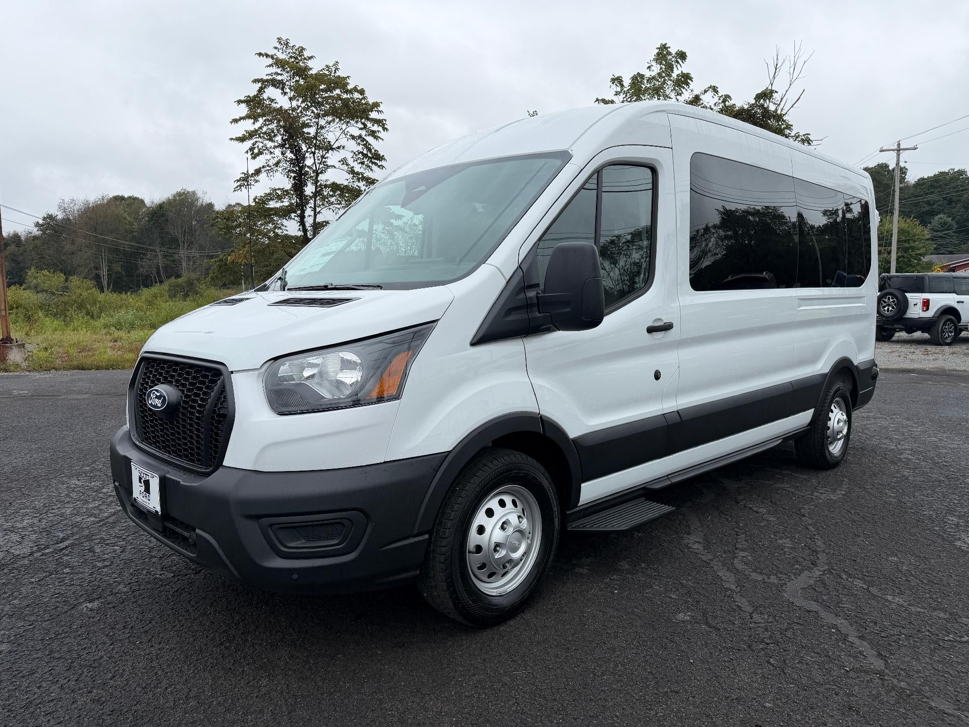 2027 Ford Transit Passenger Wagon T-350 148" Med Roof XL AWD