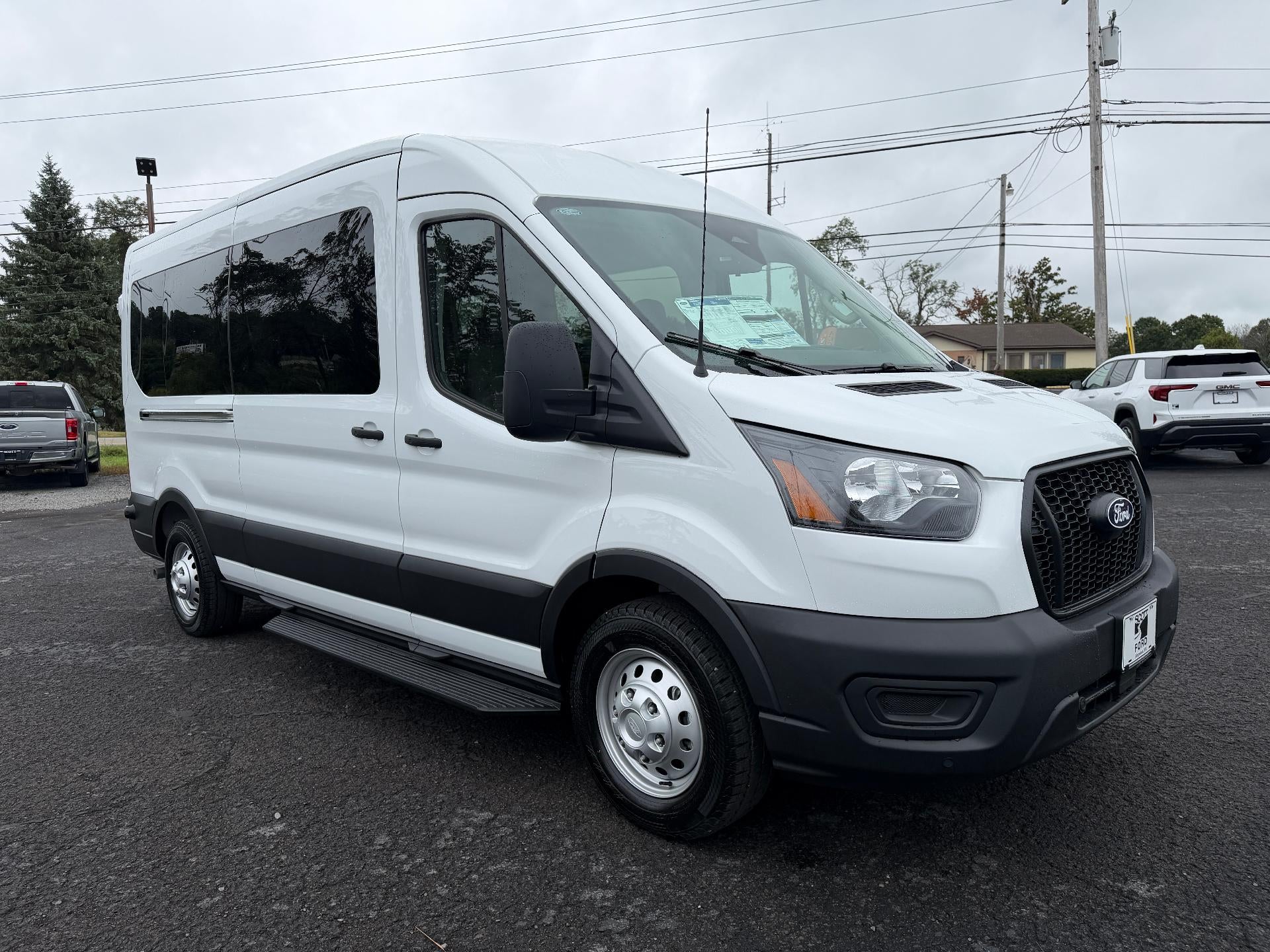 2027 Ford Transit Passenger Wagon T-350 148" Med Roof XL AWD