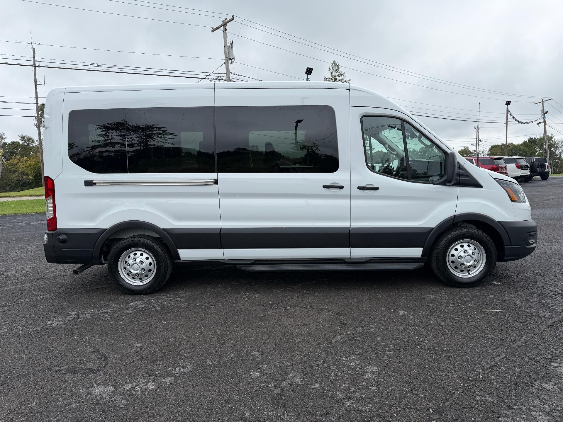 2027 Ford Transit Passenger Wagon T-350 148" Med Roof XL AWD