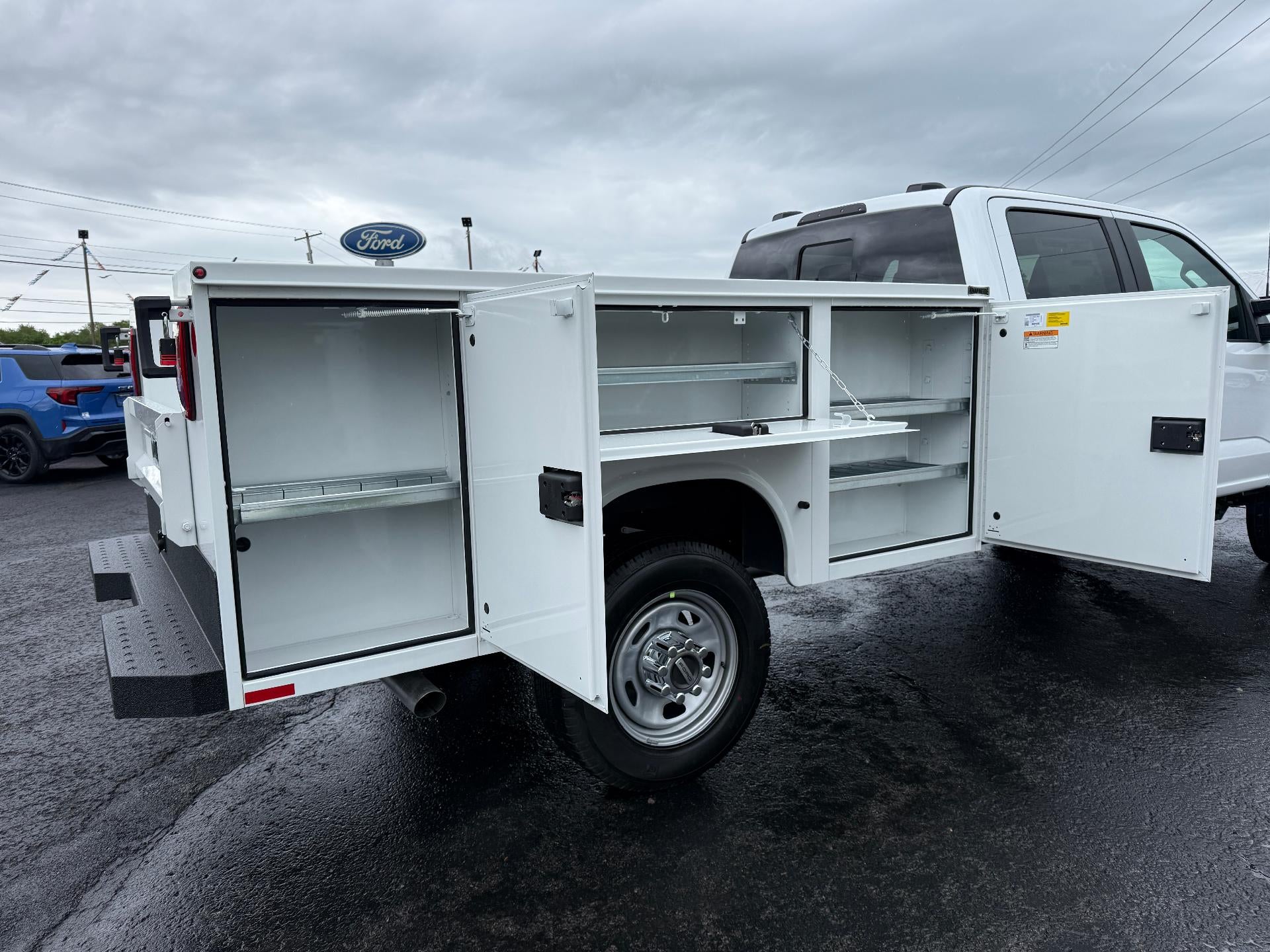 2026 Ford Super Duty F-350 SRW XL 4WD Crew Cab Service Truck