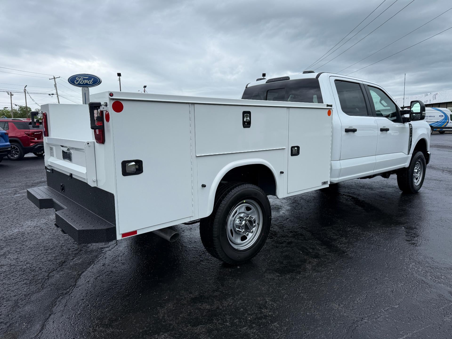 2026 Ford Super Duty F-350 SRW XL 4WD Crew Cab Service Truck