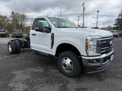 2026 Ford Super Duty F-350 DRW XL 4WD Reg Cab 169" WB 84" CA