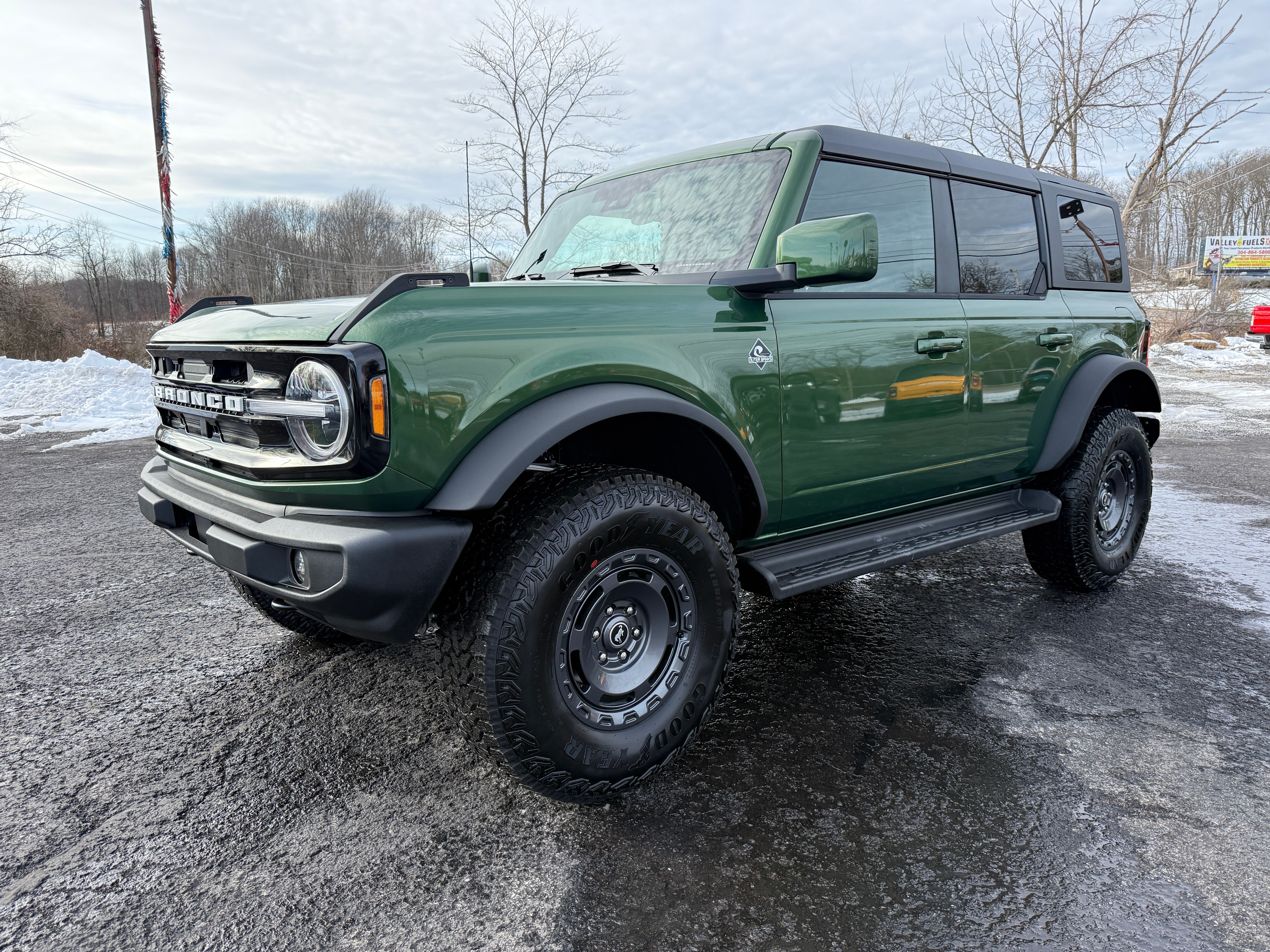 2025 Ford Bronco Outer Banks 4 Door 4x4