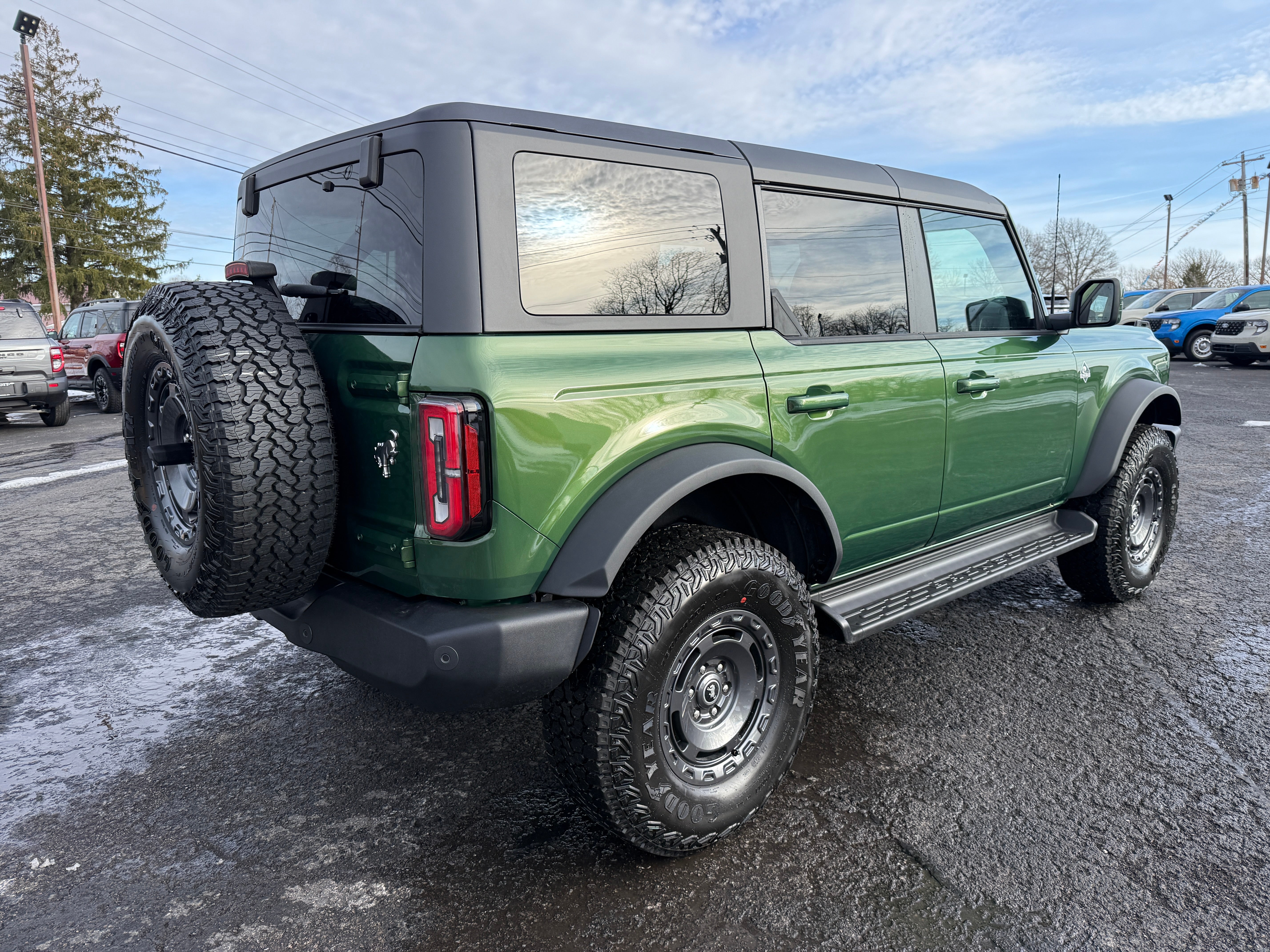 2025 Ford Bronco Outer Banks 4 Door 4x4