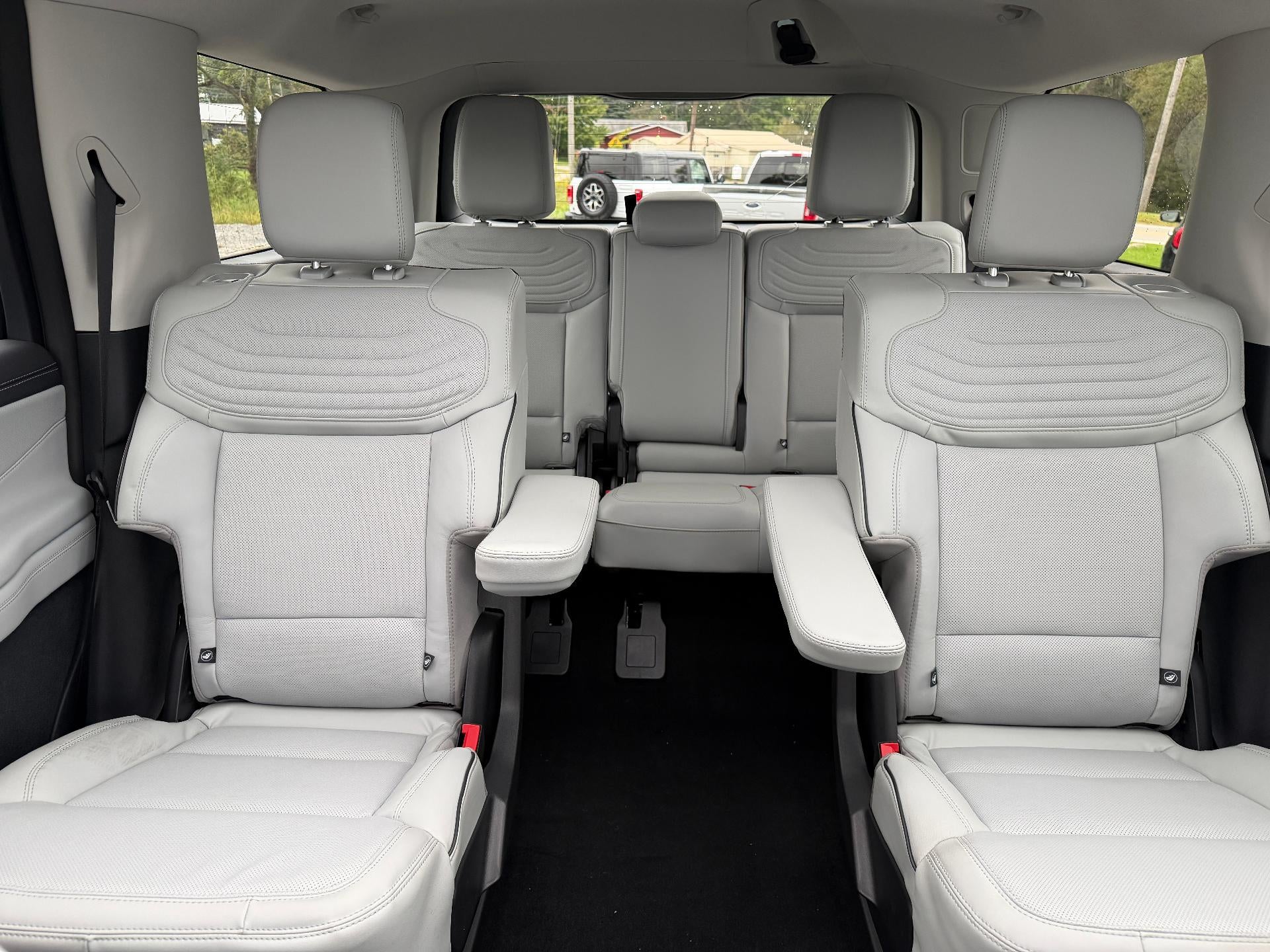 2027 Ford Expedition Platinum 4x4