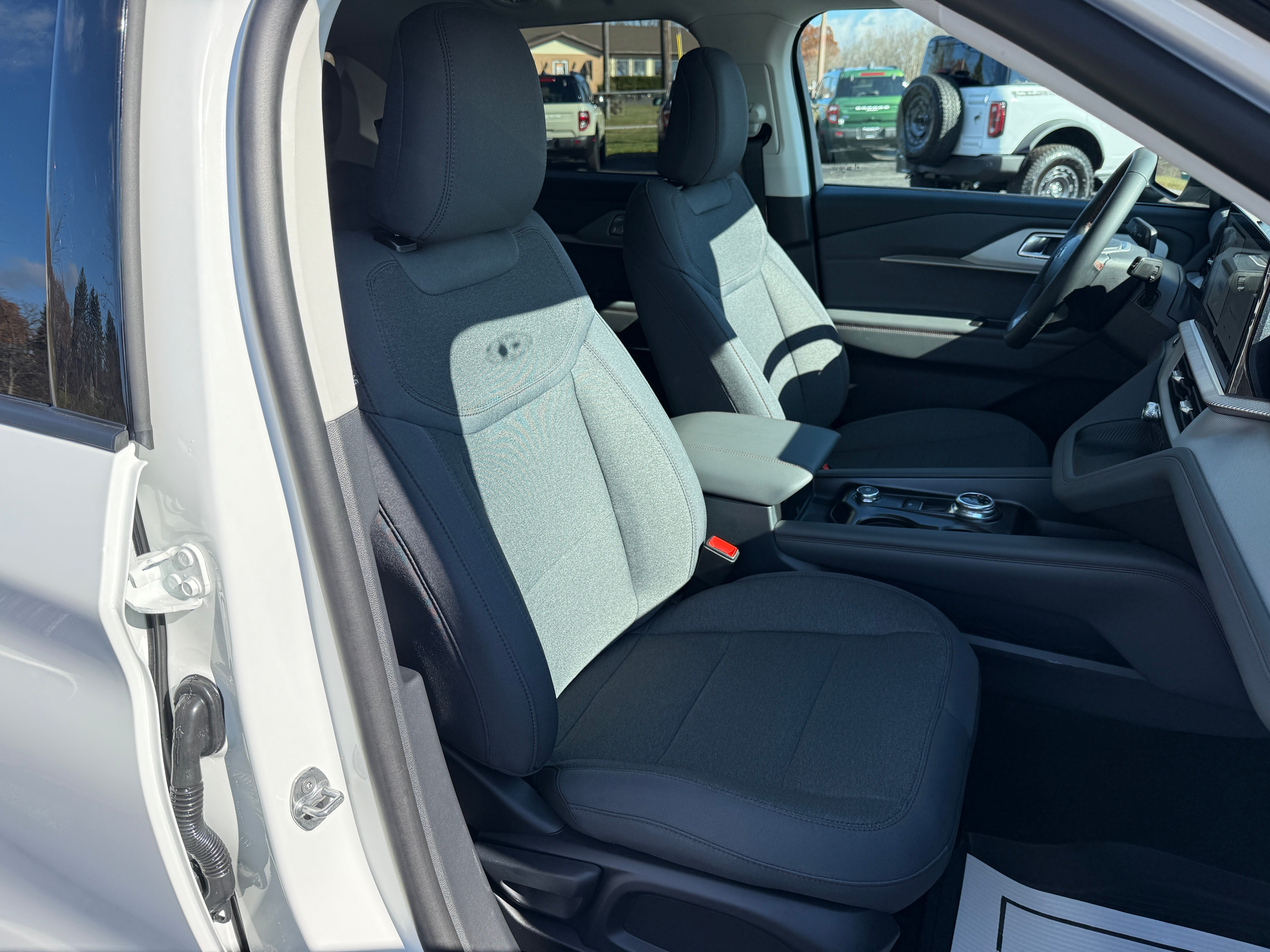 2026 Ford Explorer Active w/200A Pkg 4WD