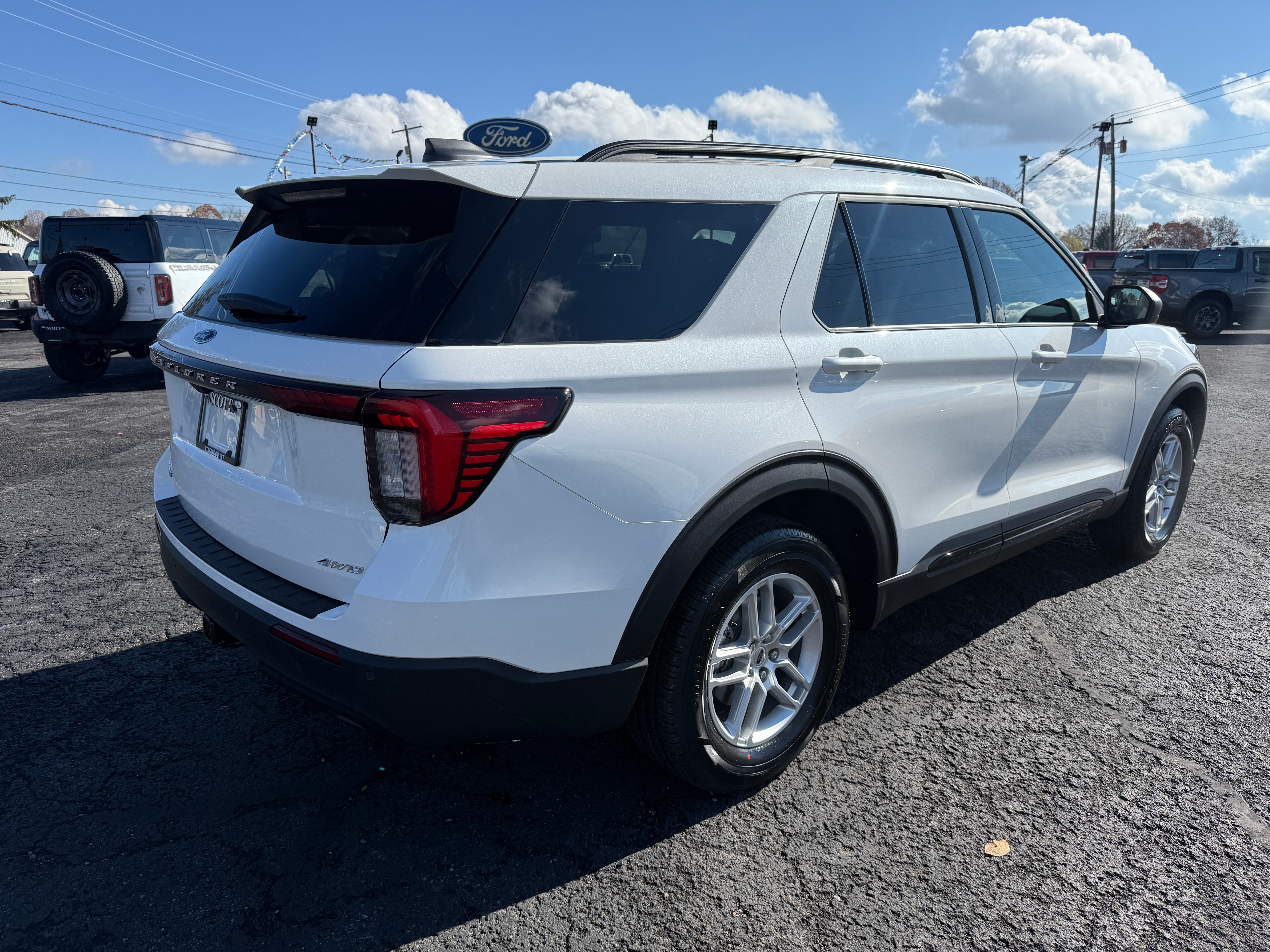 2026 Ford Explorer Active w/200A Pkg 4WD