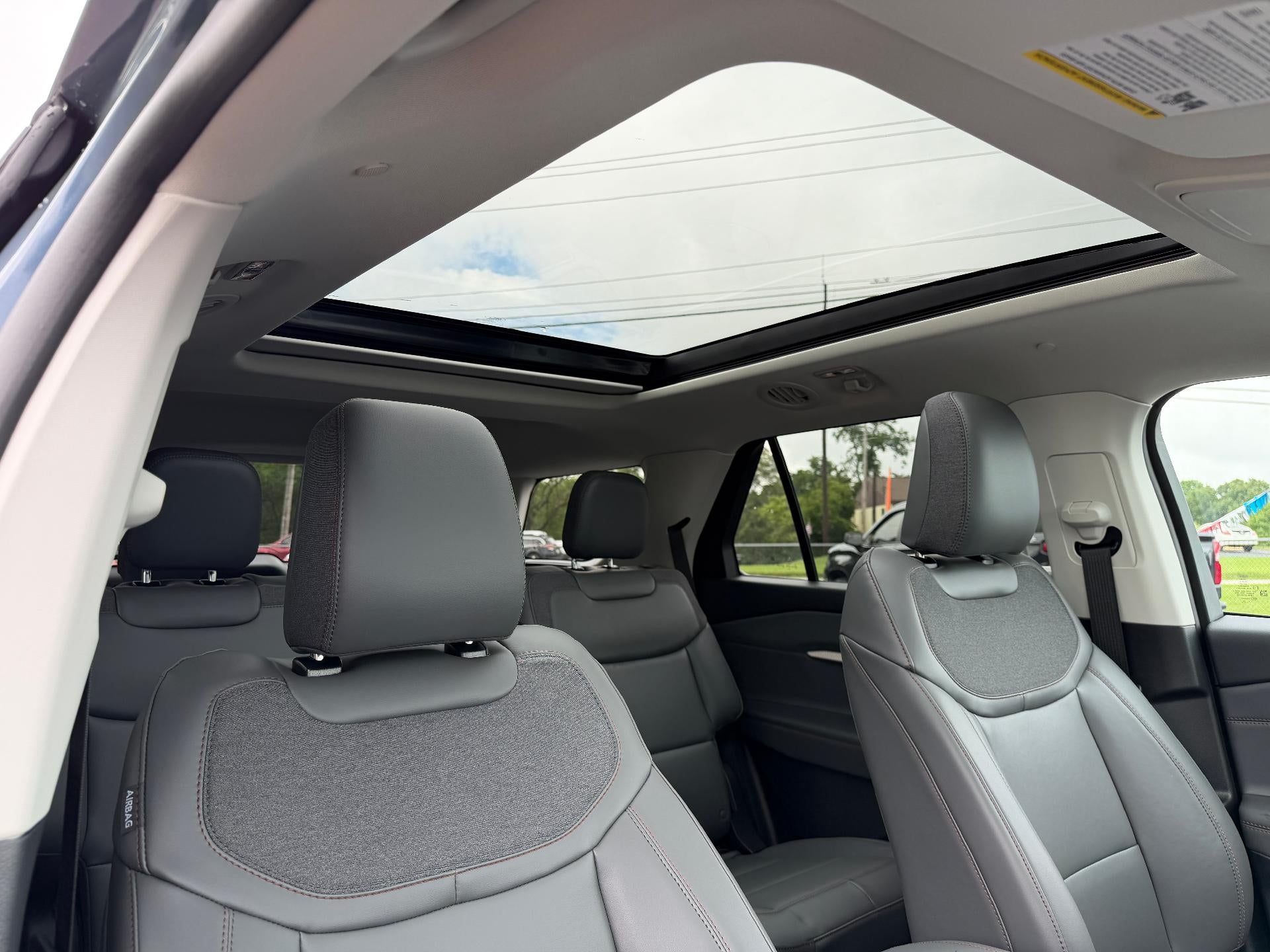 2026 Ford Explorer Active w/200A Pkg 4WD