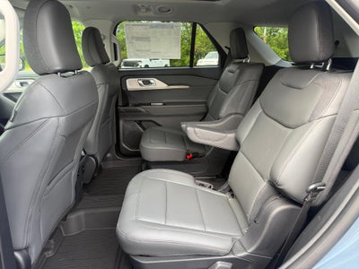 2025 Ford Explorer Active 4WD