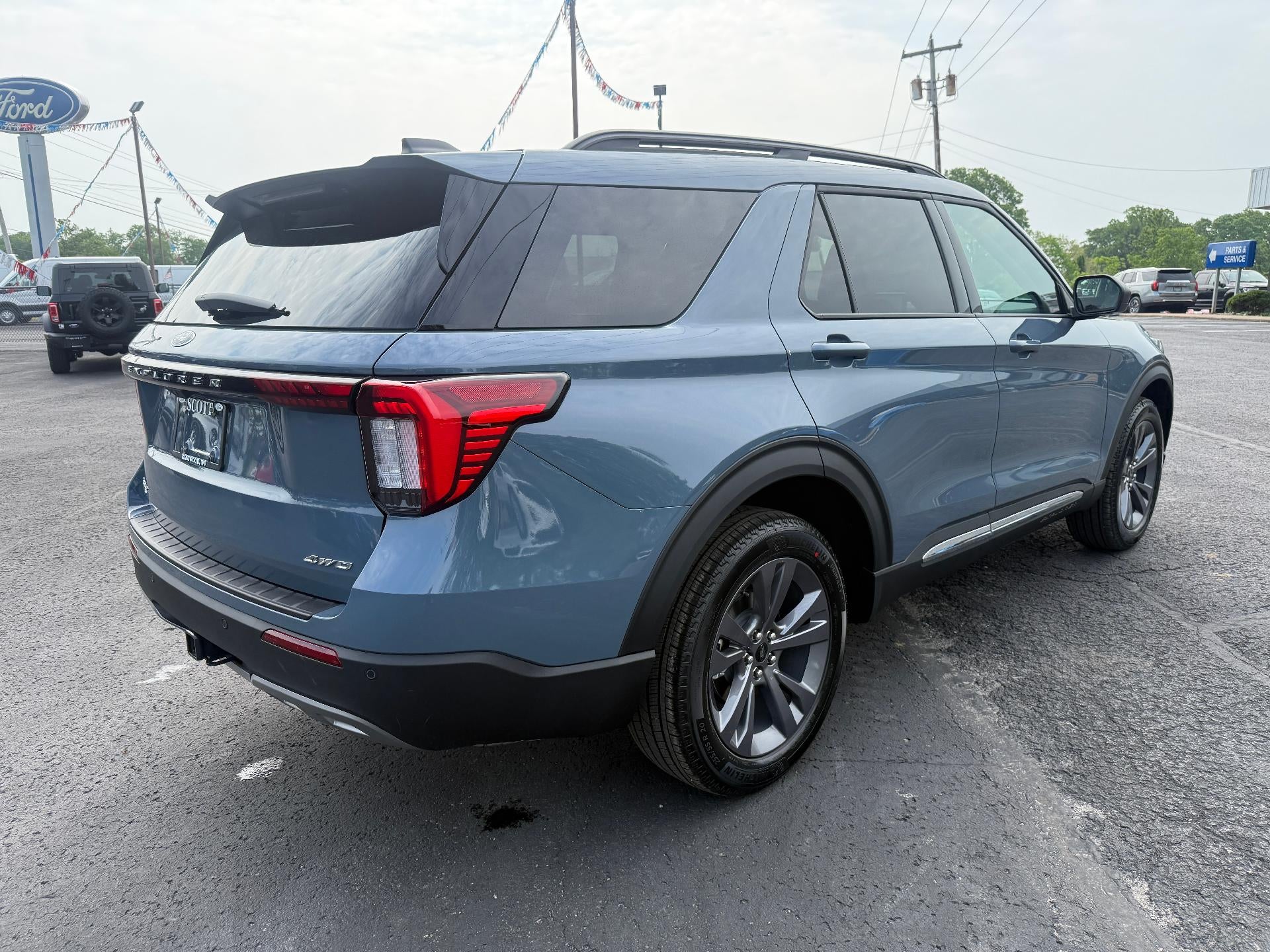2025 Ford Explorer Active 4WD