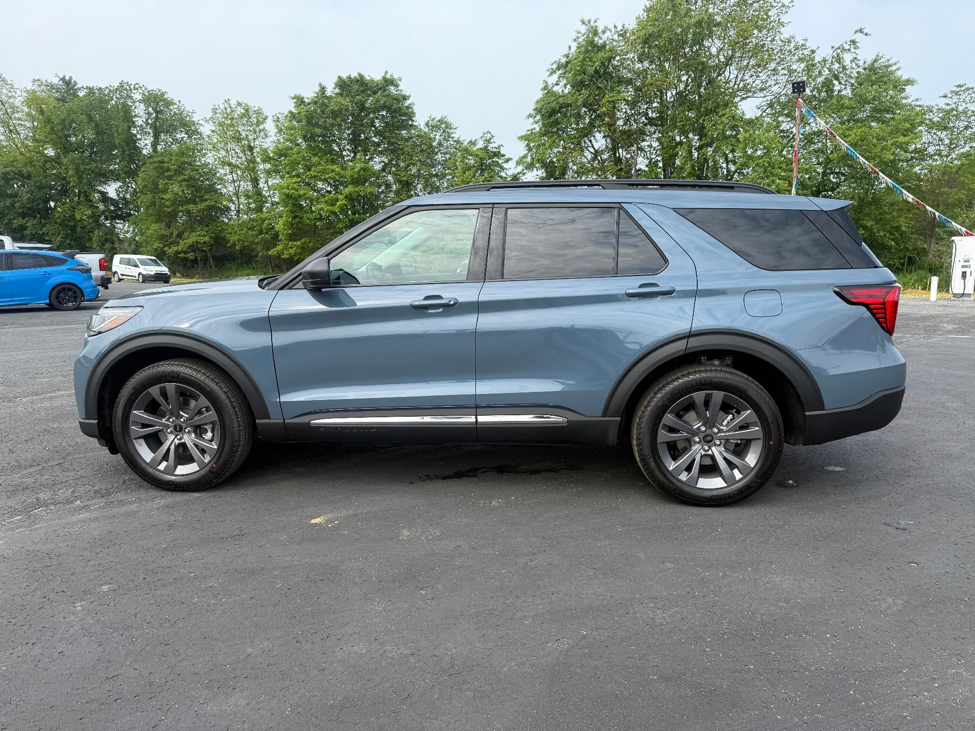 2025 Ford Explorer Active 4WD