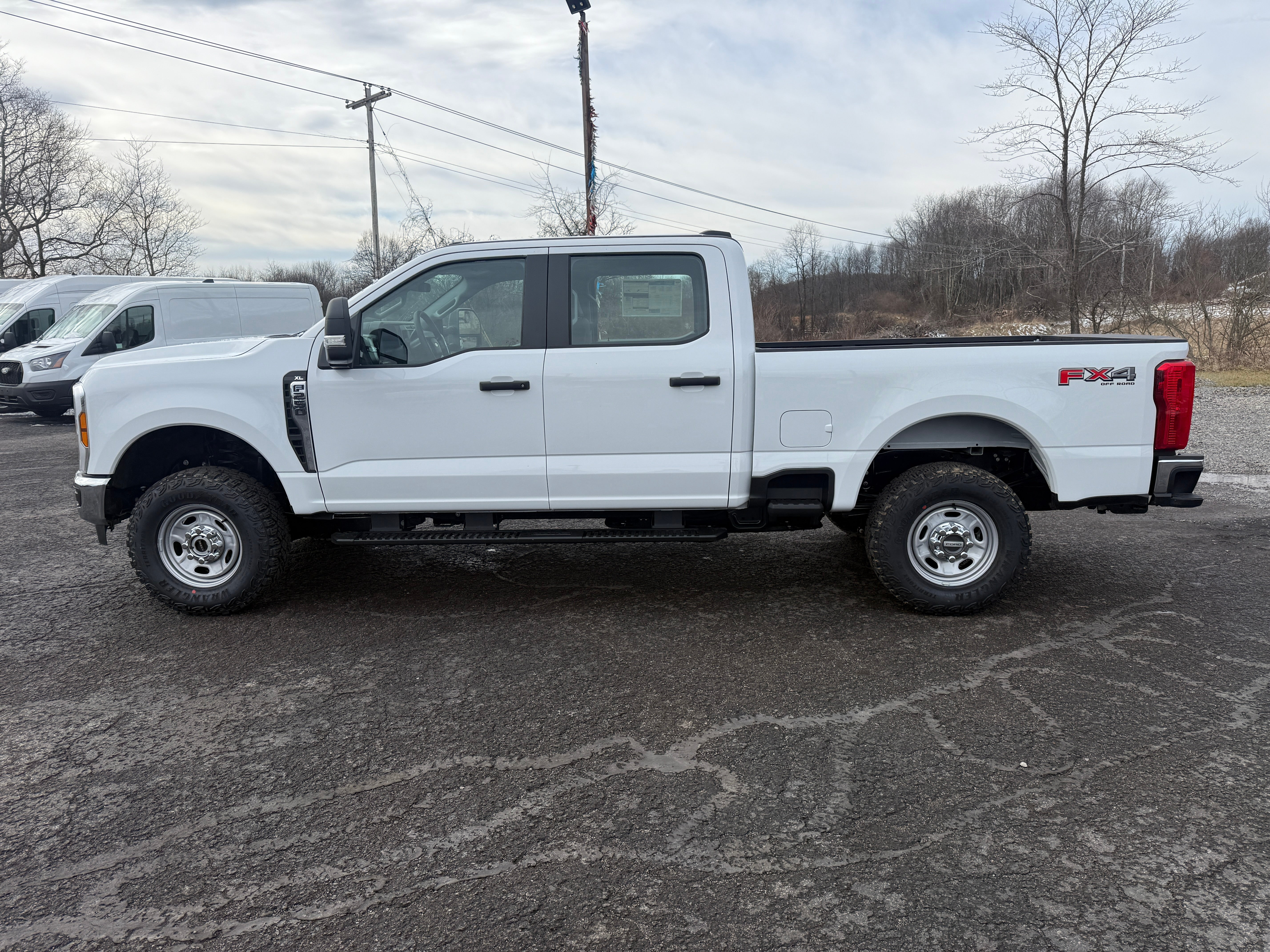 2026 Ford Super Duty F-250 SRW XL 4WD Crew Cab 6.75' Box
