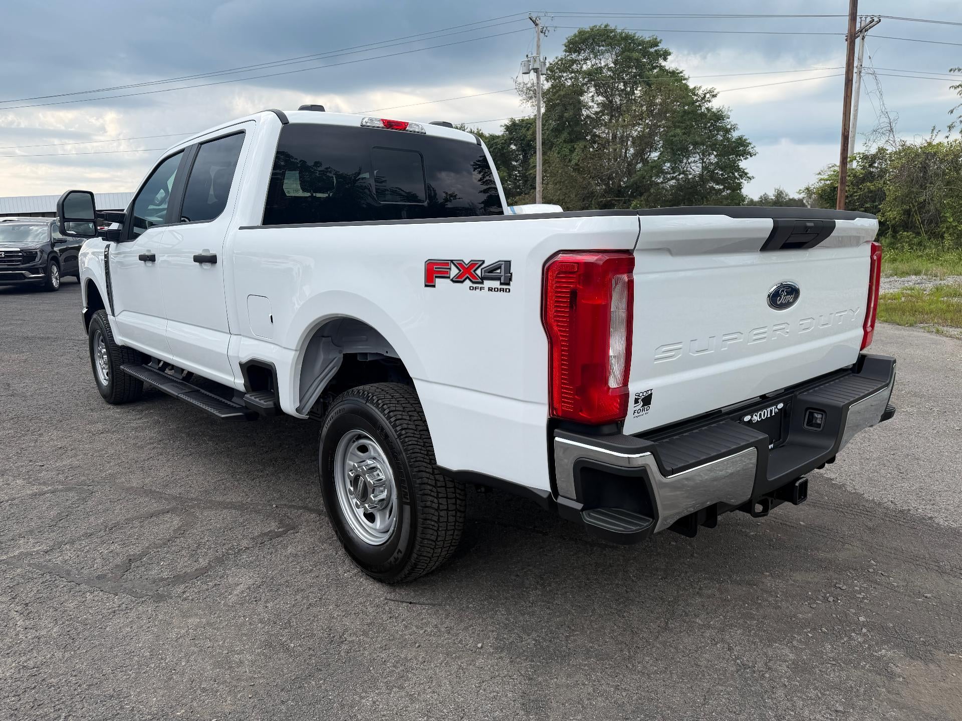 2026 Ford Super Duty F-250 SRW XL 4WD Crew Cab 6.75' Box
