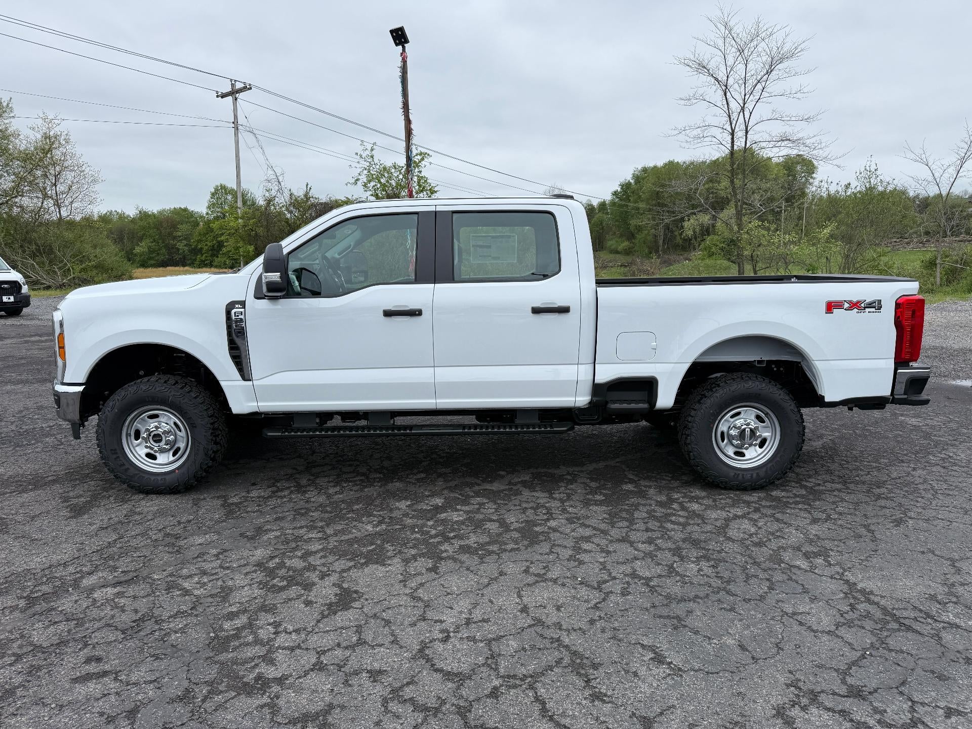 2026 Ford Super Duty F-250 SRW XL 4WD Crew Cab 6.75' Box