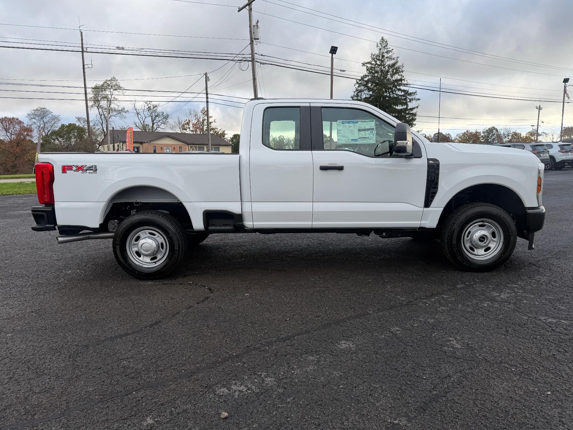 2027 Ford Super Duty F-250 SRW XL 4WD SuperCab 6.75' Box