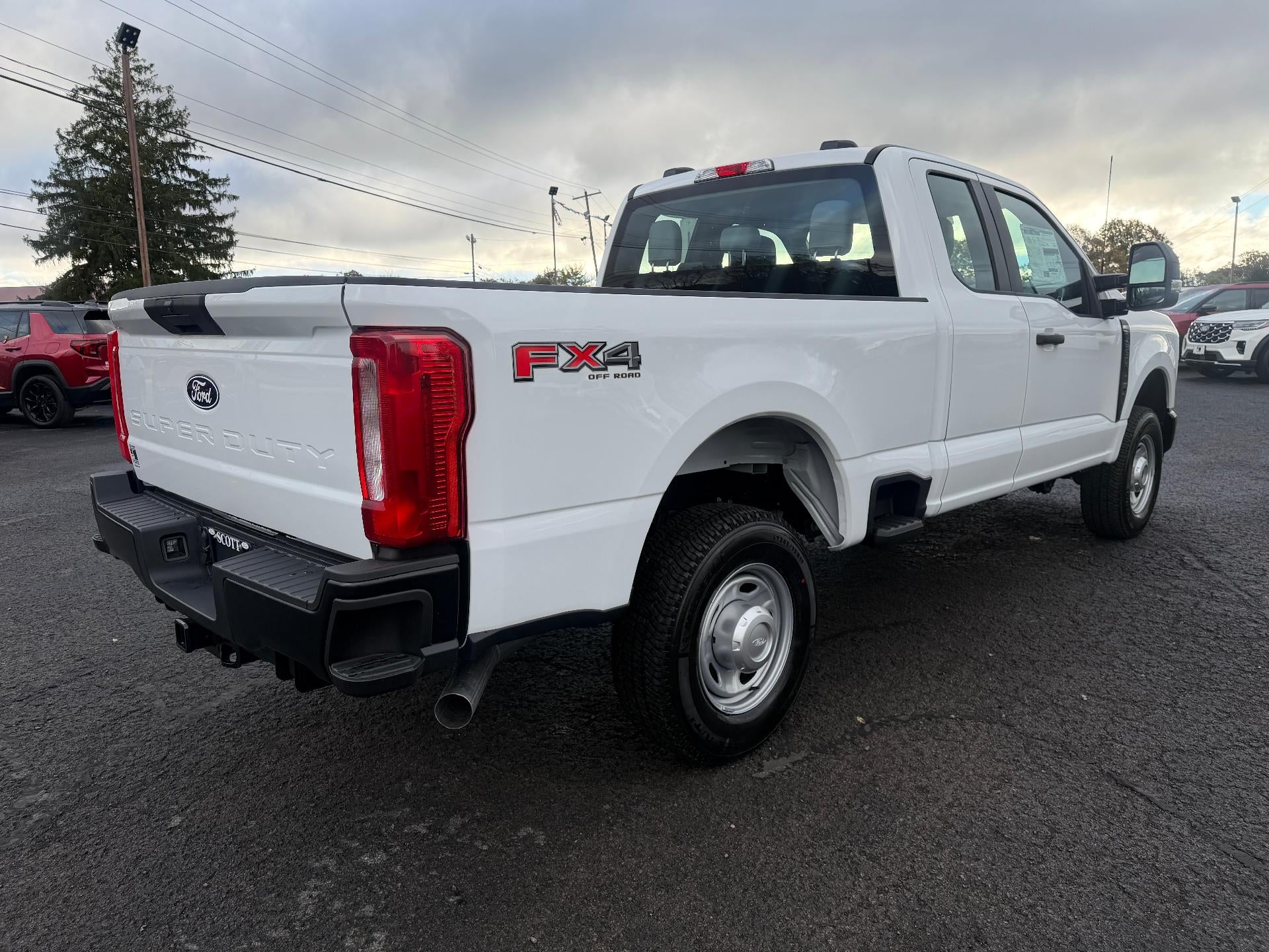 2027 Ford Super Duty F-250 SRW XL 4WD SuperCab 6.75' Box
