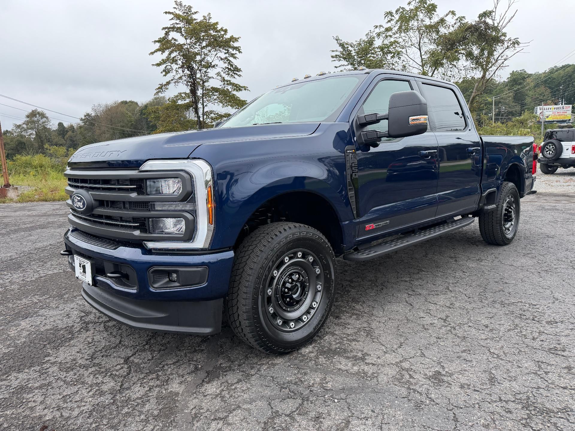 2027 Ford Super Duty F-250 SRW XLT 4WD Crew Cab 6.75' Box
