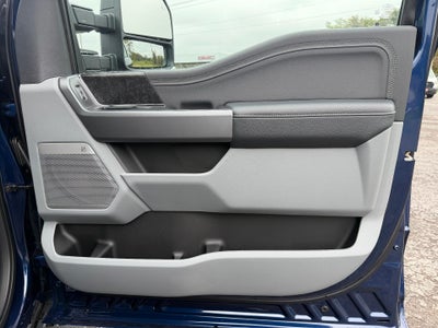 2027 Ford Super Duty F-250 SRW XLT 4WD Crew Cab 6.75' Box