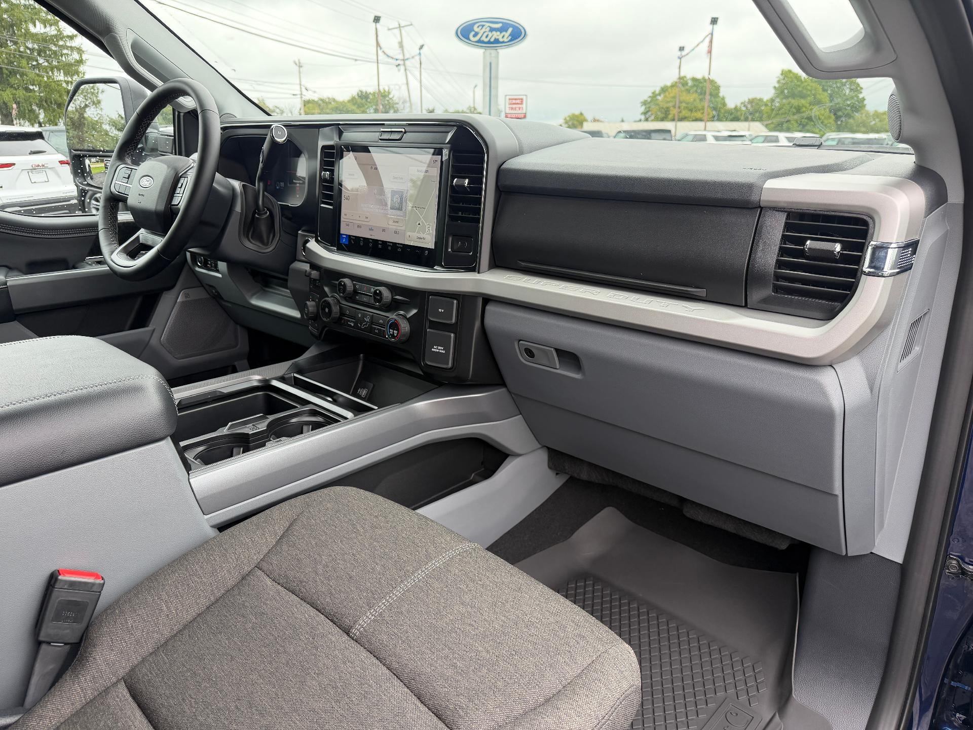 2027 Ford Super Duty F-250 SRW XLT 4WD Crew Cab 6.75' Box