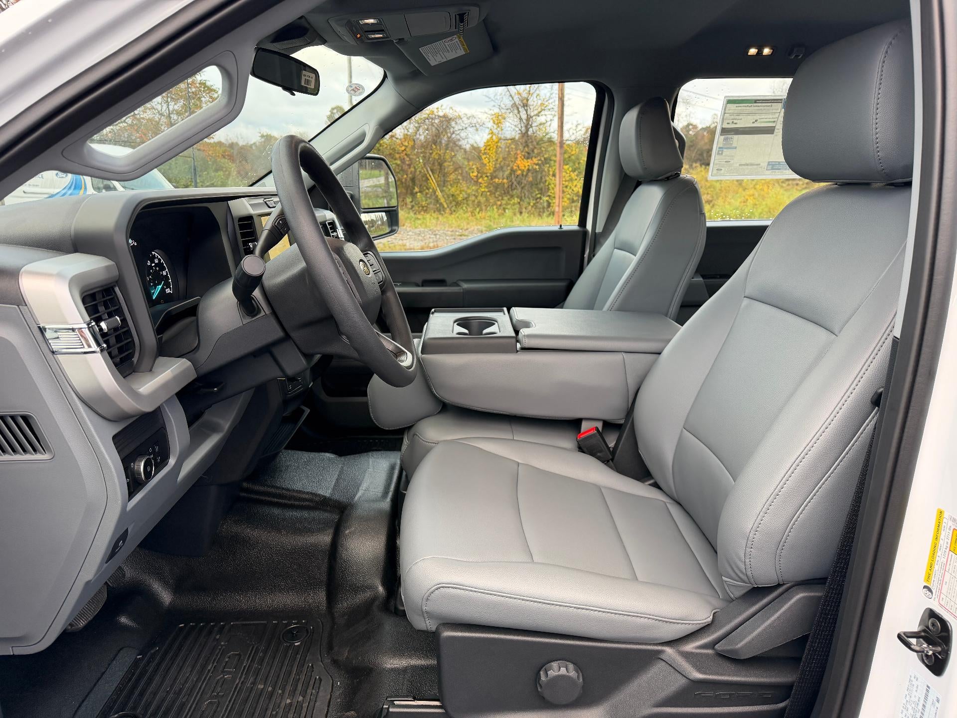 2027 Ford Super Duty F-250 SRW XL 4WD Crew Cab 6.75' Box
