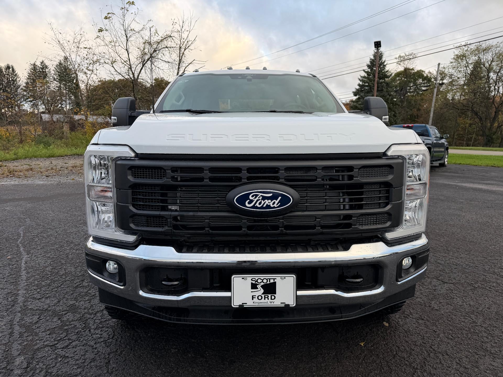 2027 Ford Super Duty F-250 SRW XL 4WD Crew Cab 6.75' Box
