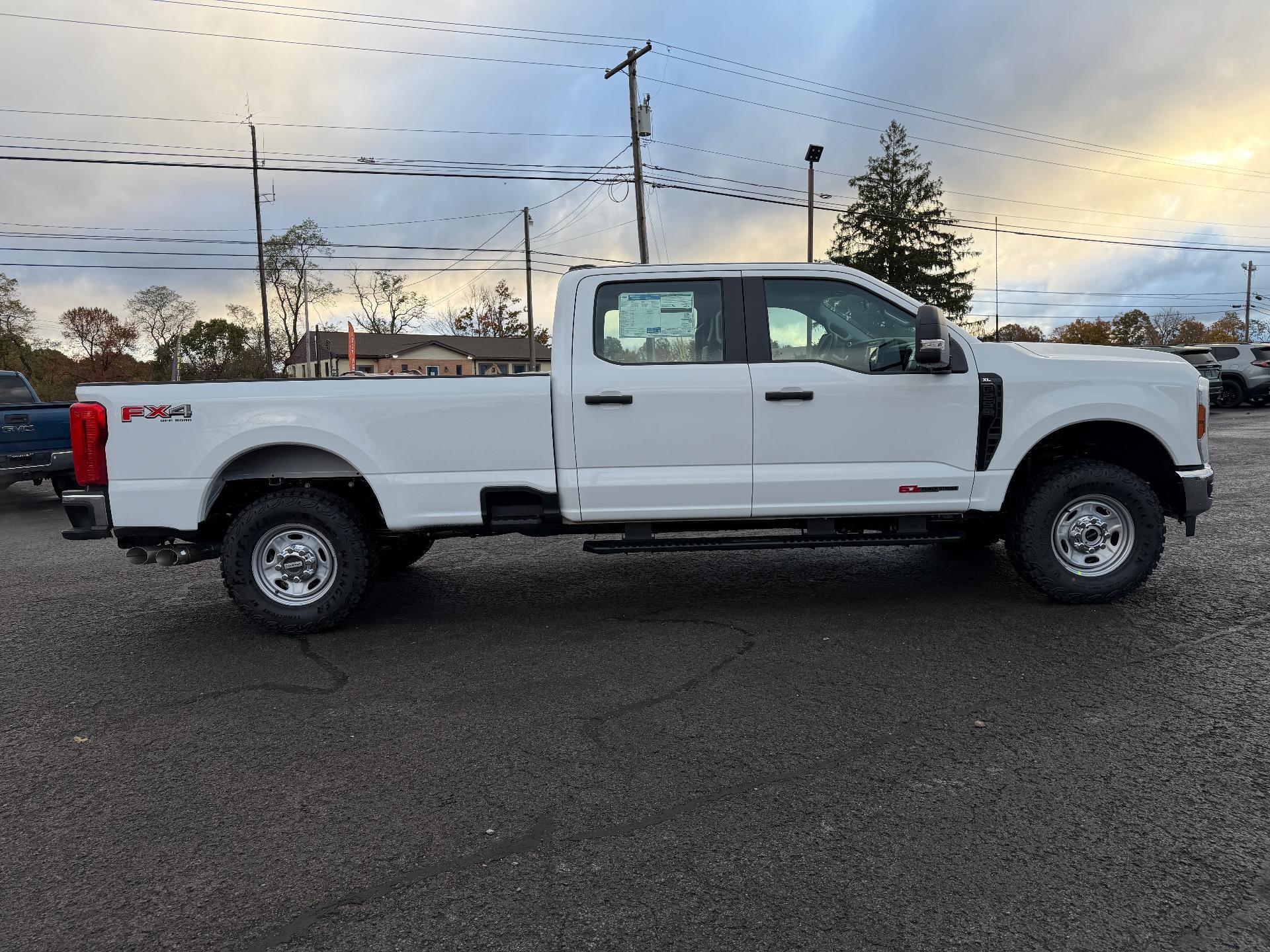2027 Ford Super Duty F-250 SRW XL 4WD Crew Cab 6.75' Box