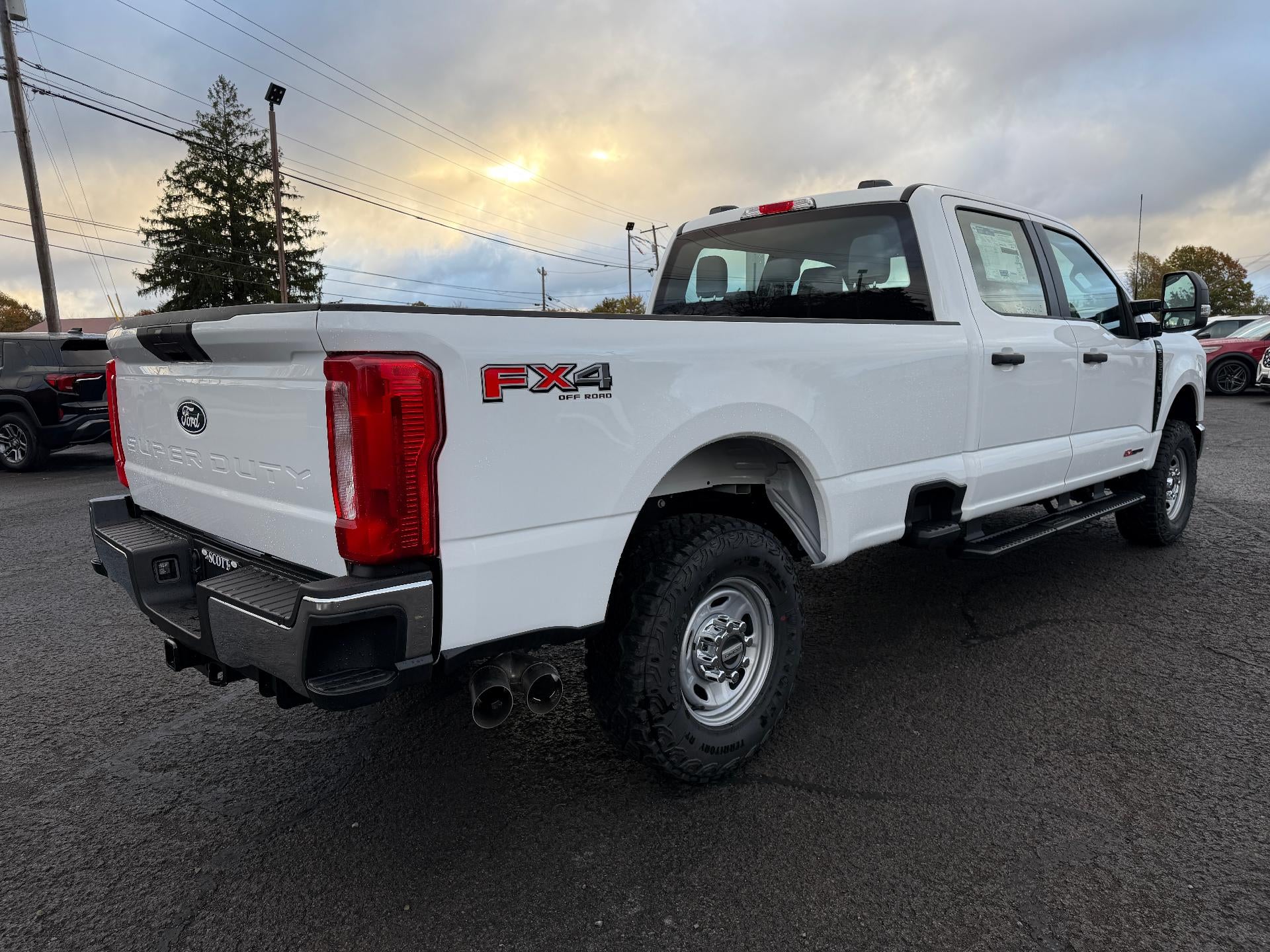 2027 Ford Super Duty F-250 SRW XL 4WD Crew Cab 6.75' Box