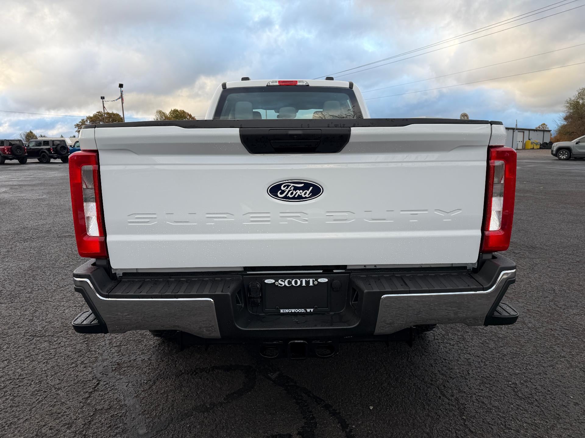 2027 Ford Super Duty F-250 SRW XL 4WD Crew Cab 6.75' Box