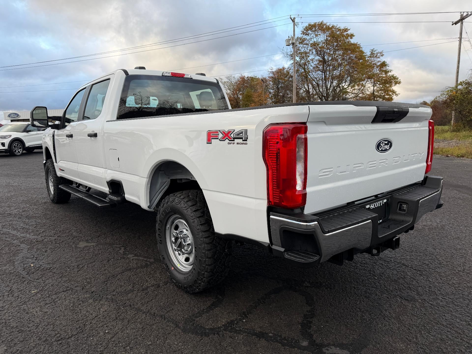 2027 Ford Super Duty F-250 SRW XL 4WD Crew Cab 6.75' Box