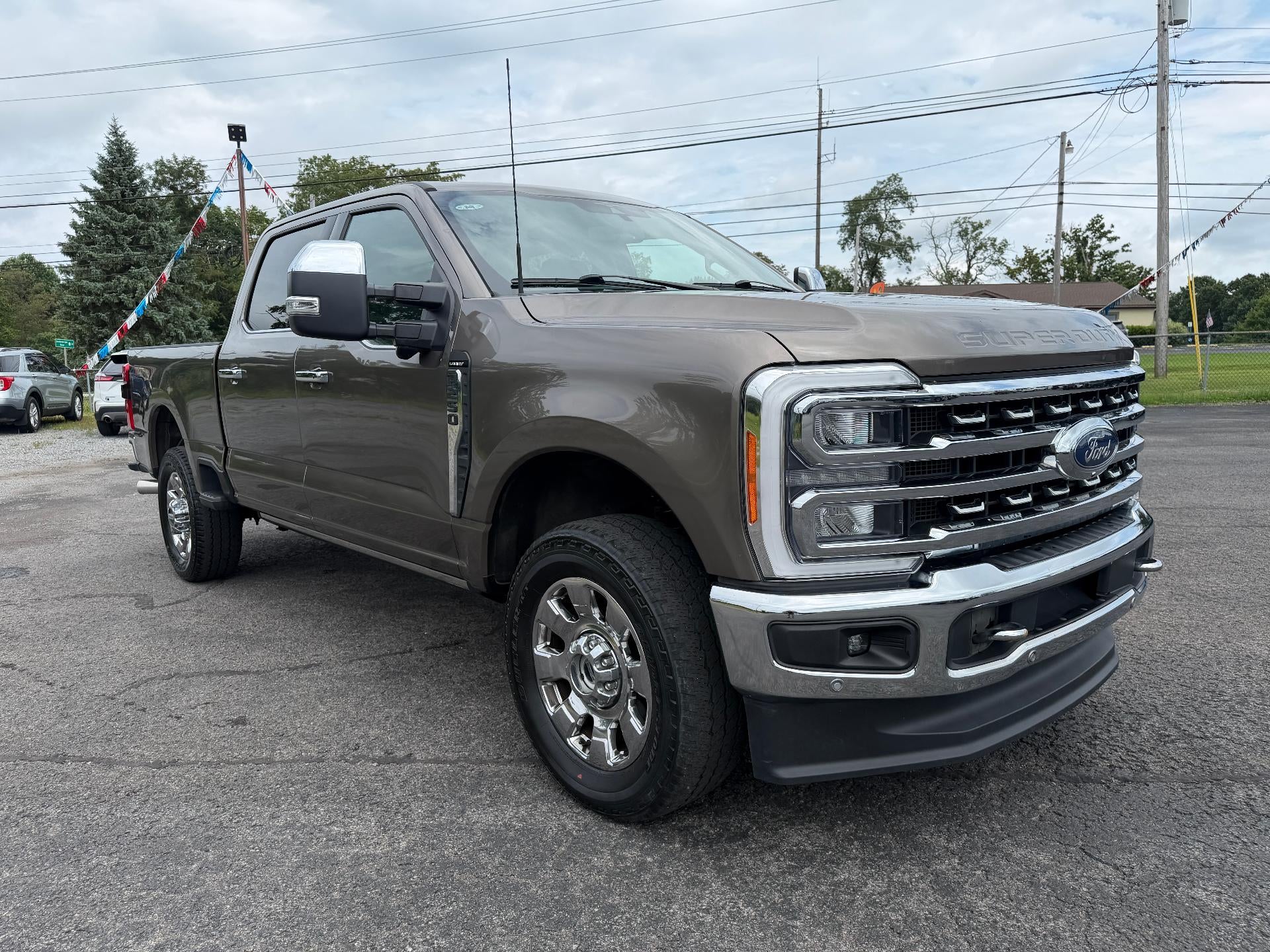 2023 Ford Super Duty F-250 SRW LARIAT 4WD Crew Cab 6.75' Box