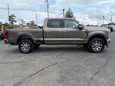 2023 Ford Super Duty F-250 SRW LARIAT 4WD Crew Cab 6.75' Box