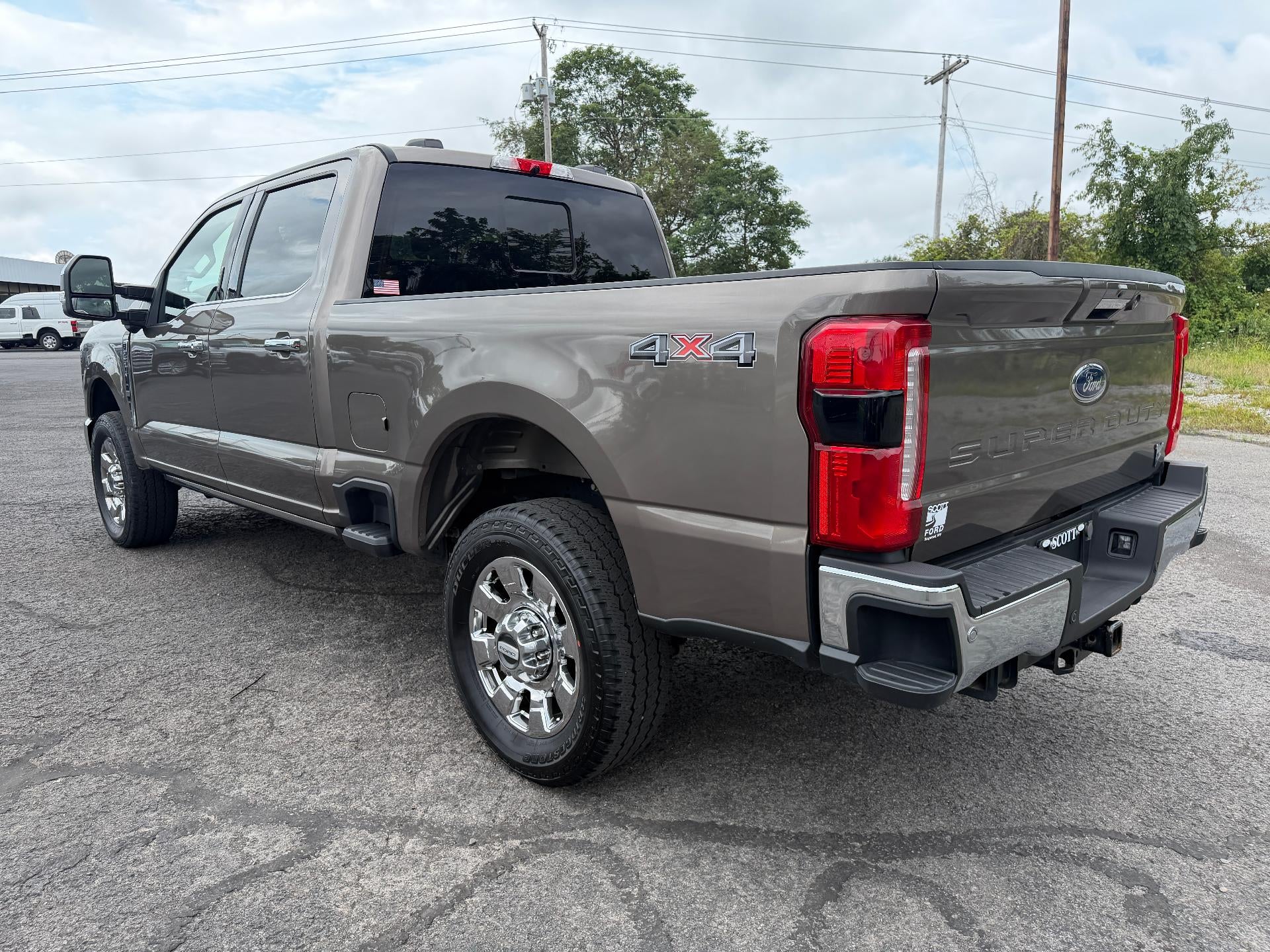 2023 Ford Super Duty F-250 SRW LARIAT 4WD Crew Cab 6.75' Box