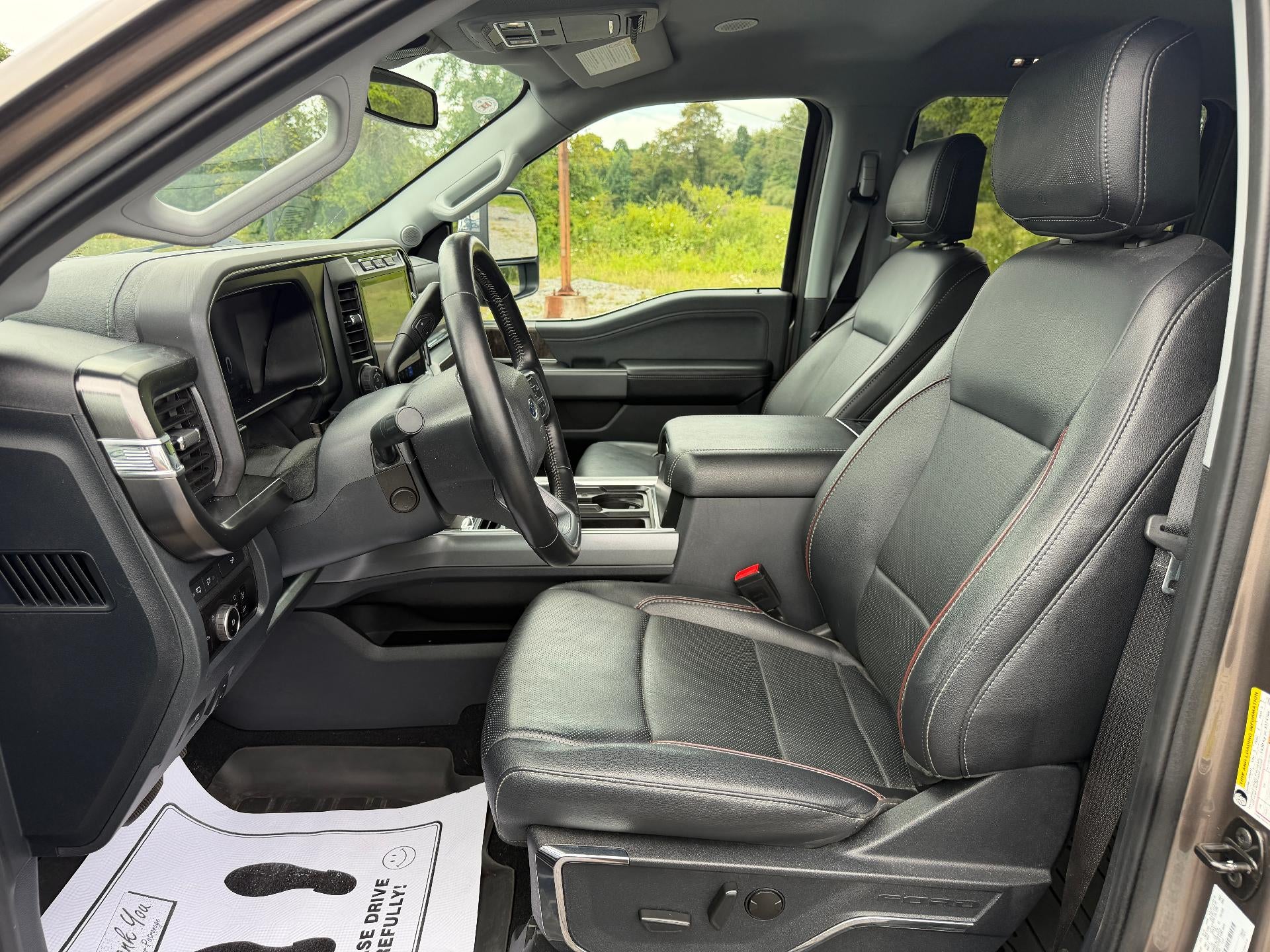 2023 Ford Super Duty F-250 SRW LARIAT 4WD Crew Cab 6.75' Box