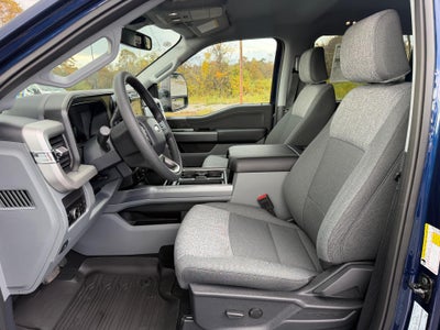 2027 Ford Super Duty F-250 SRW XLT 4WD Crew Cab 6.75' Box