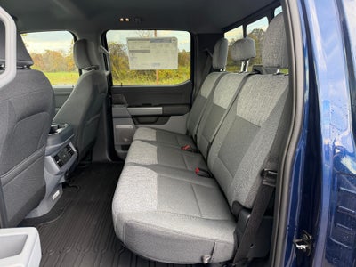2027 Ford Super Duty F-250 SRW XLT 4WD Crew Cab 6.75' Box