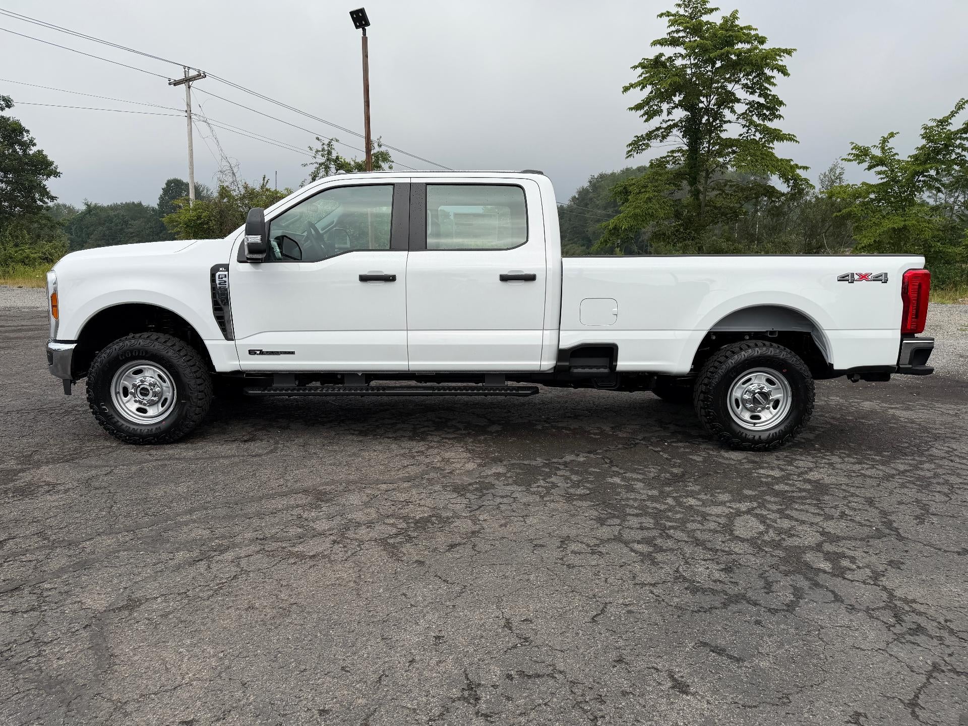 2026 Ford Super Duty F-250 SRW XL 4WD Crew Cab 6.75' Box