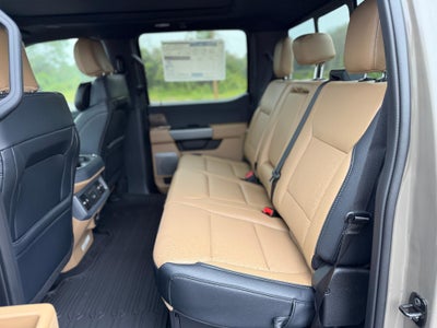 2027 Ford Super Duty F-350 SRW LARIAT 4WD Crew Cab 6.75' Box