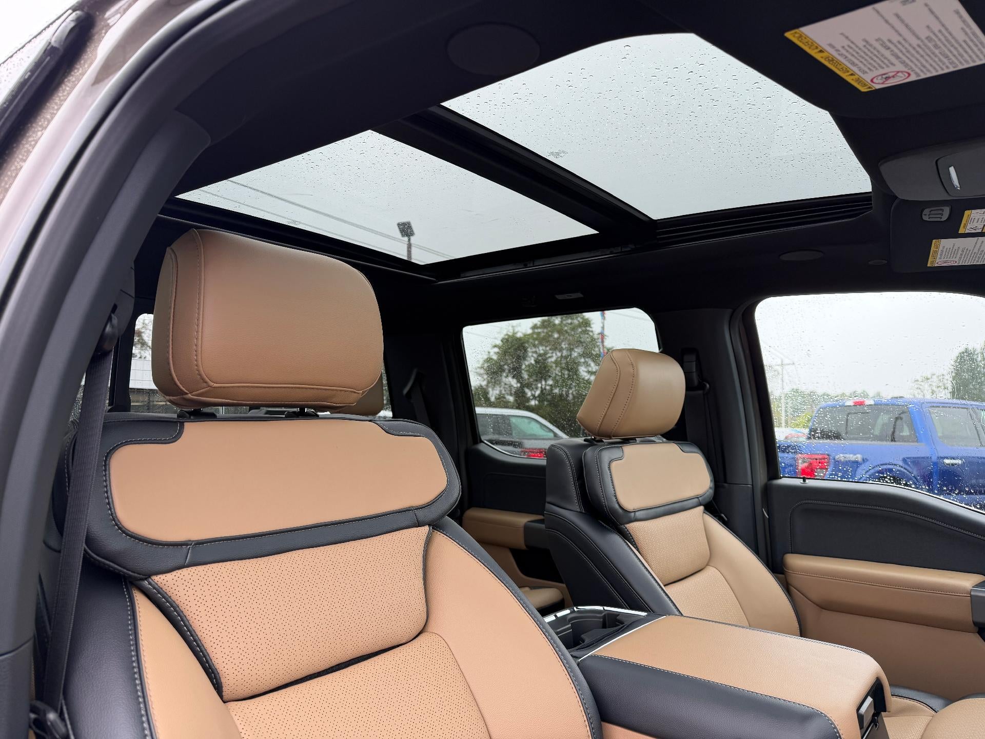 2027 Ford Super Duty F-350 SRW LARIAT 4WD Crew Cab 6.75' Box