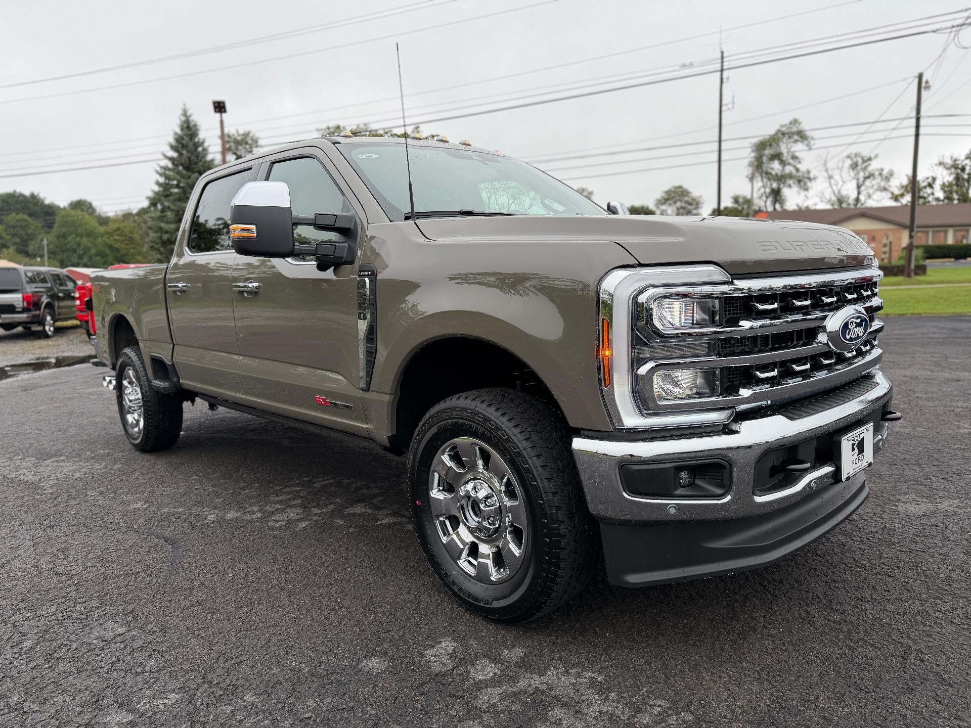 2027 Ford Super Duty F-350 SRW LARIAT 4WD Crew Cab 6.75' Box
