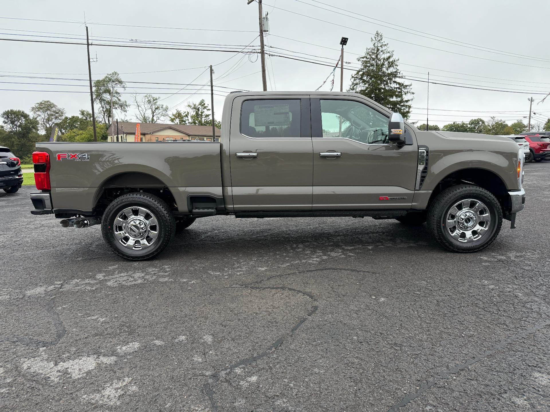 2027 Ford Super Duty F-350 SRW LARIAT 4WD Crew Cab 6.75' Box