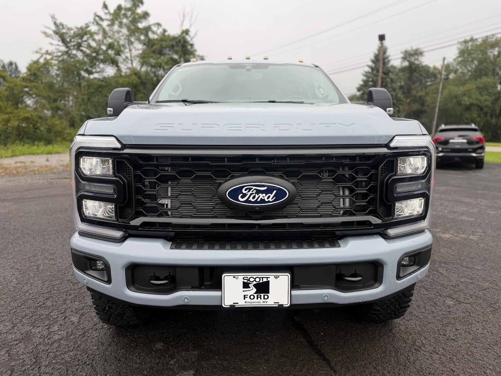 2027 Ford Super Duty F-350 SRW LARIAT 4WD Crew Cab 6.75' Box