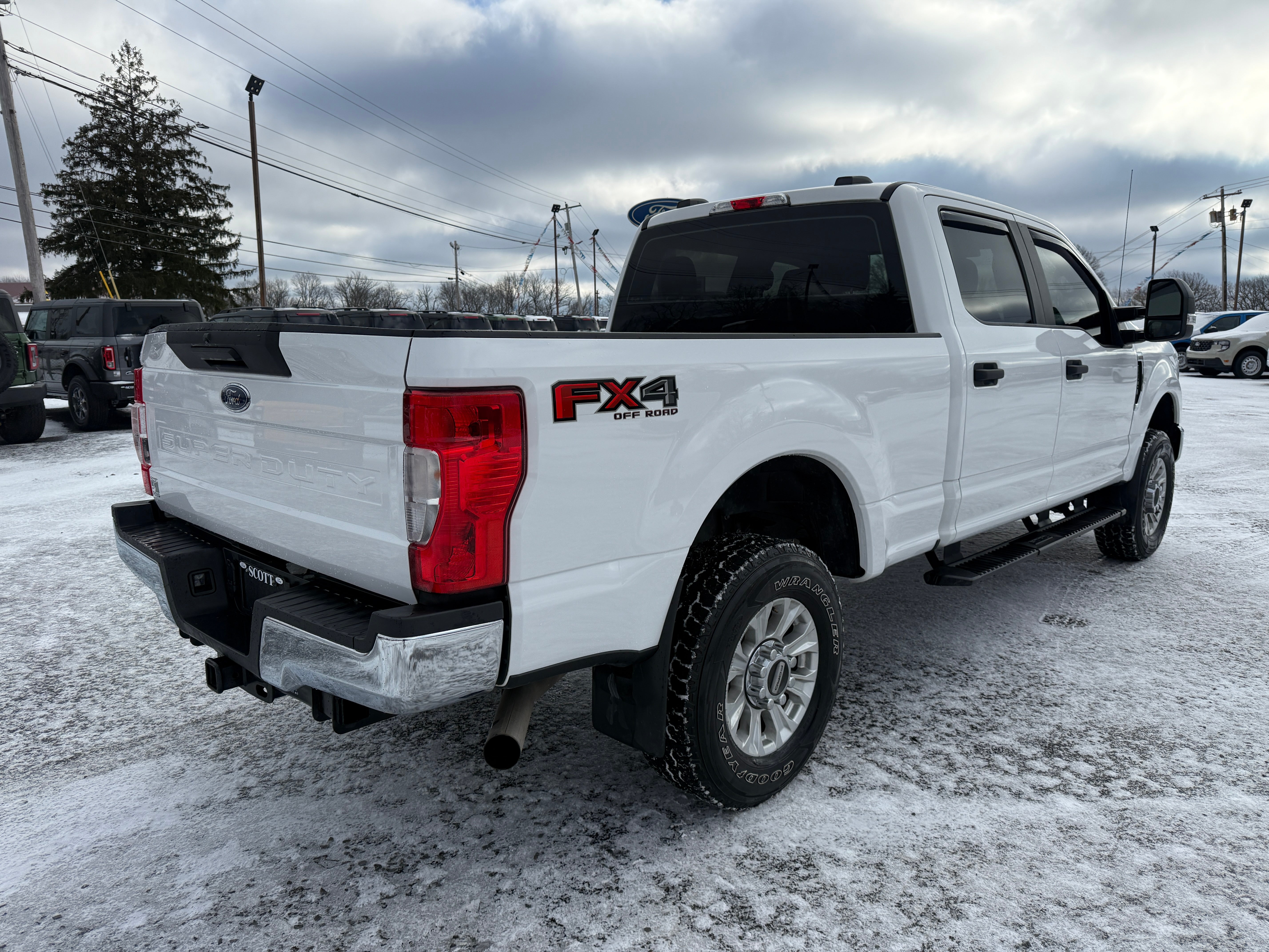 2020 Ford Super Duty F-350 SRW XL 4WD Crew Cab 6.75' Box
