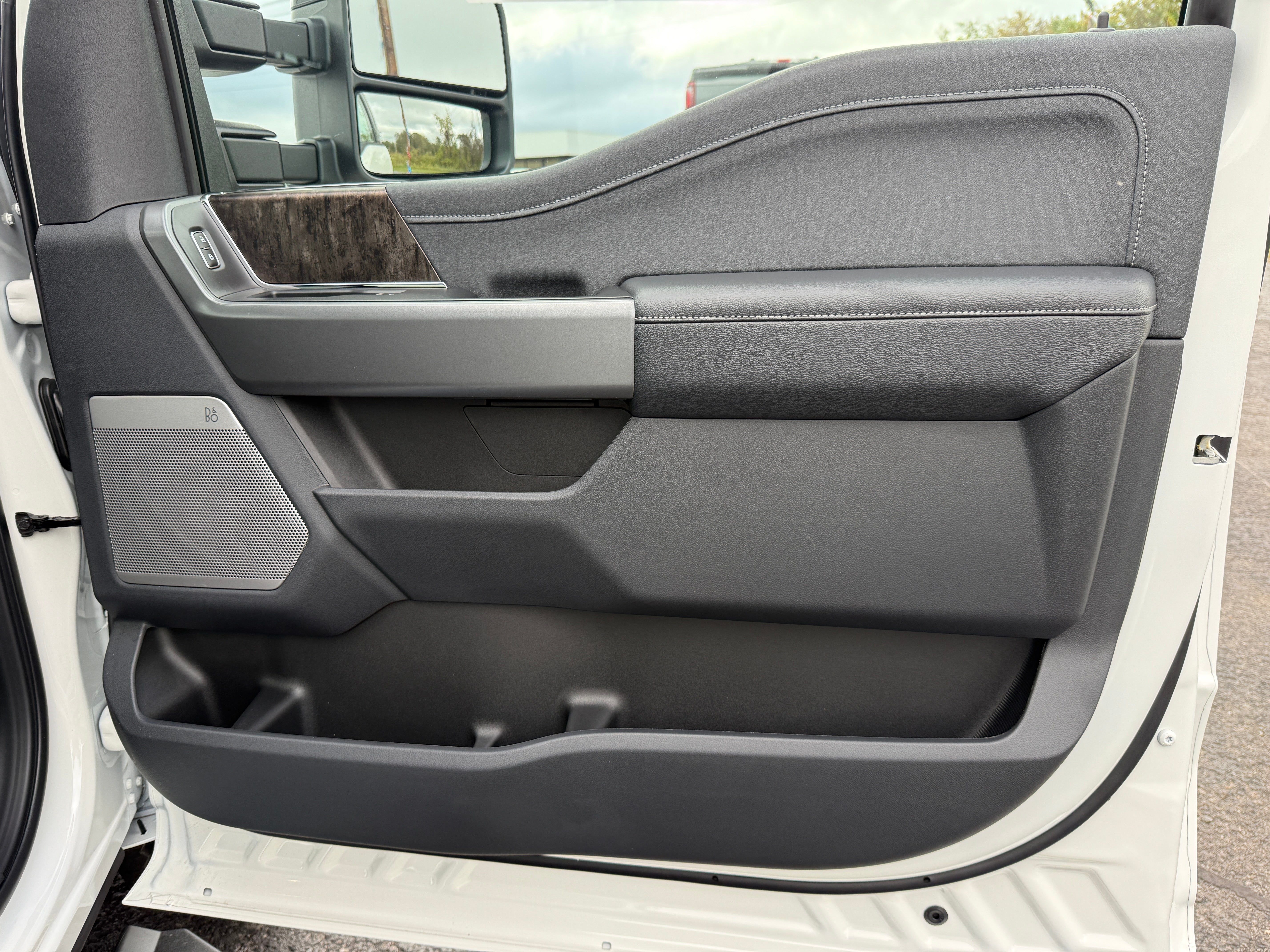 2026 Ford Super Duty F-350 SRW LARIAT 4WD Crew Cab 6.75' Box