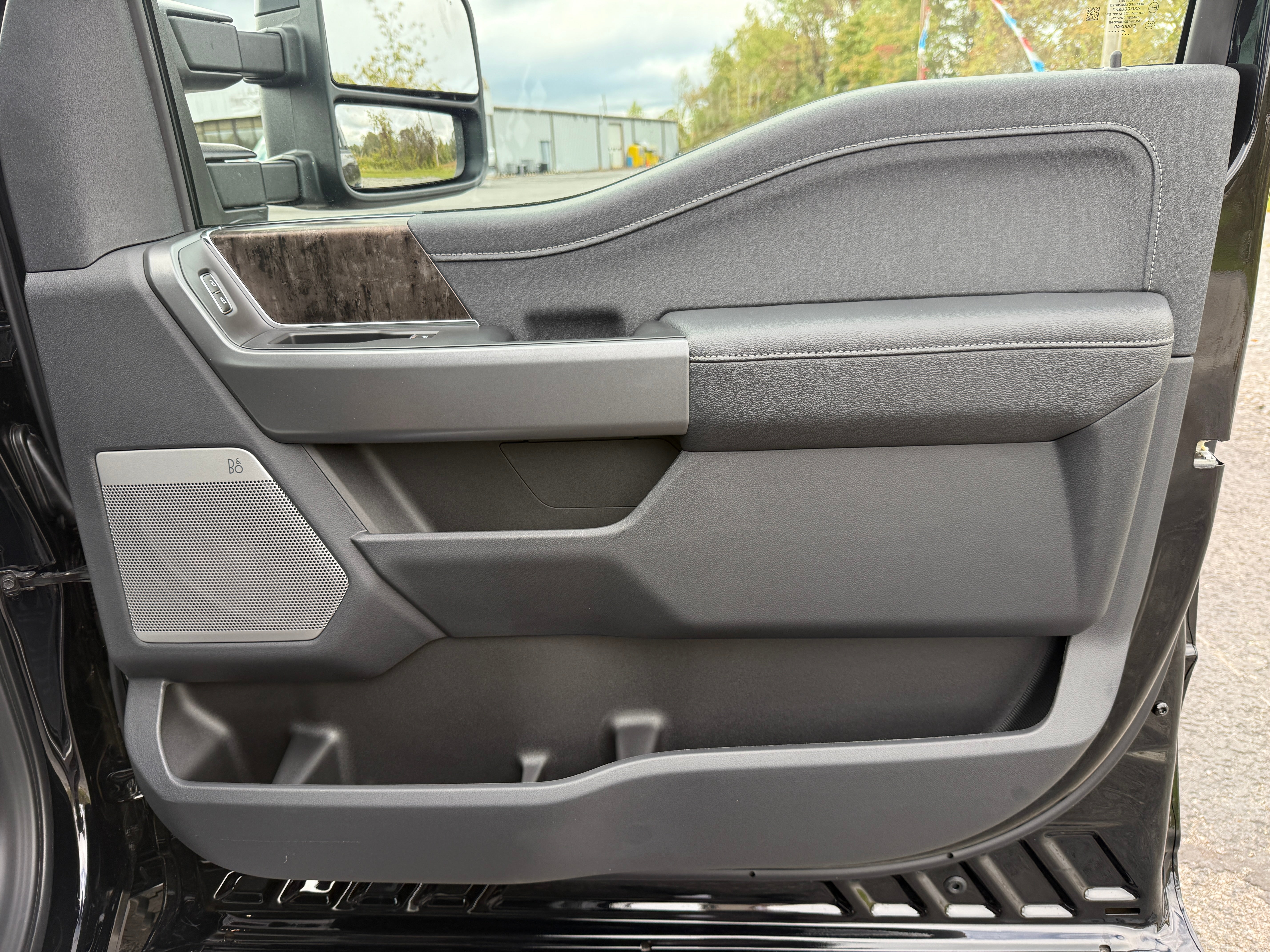 2026 Ford Super Duty F-350 SRW LARIAT 4WD Crew Cab 8' Box