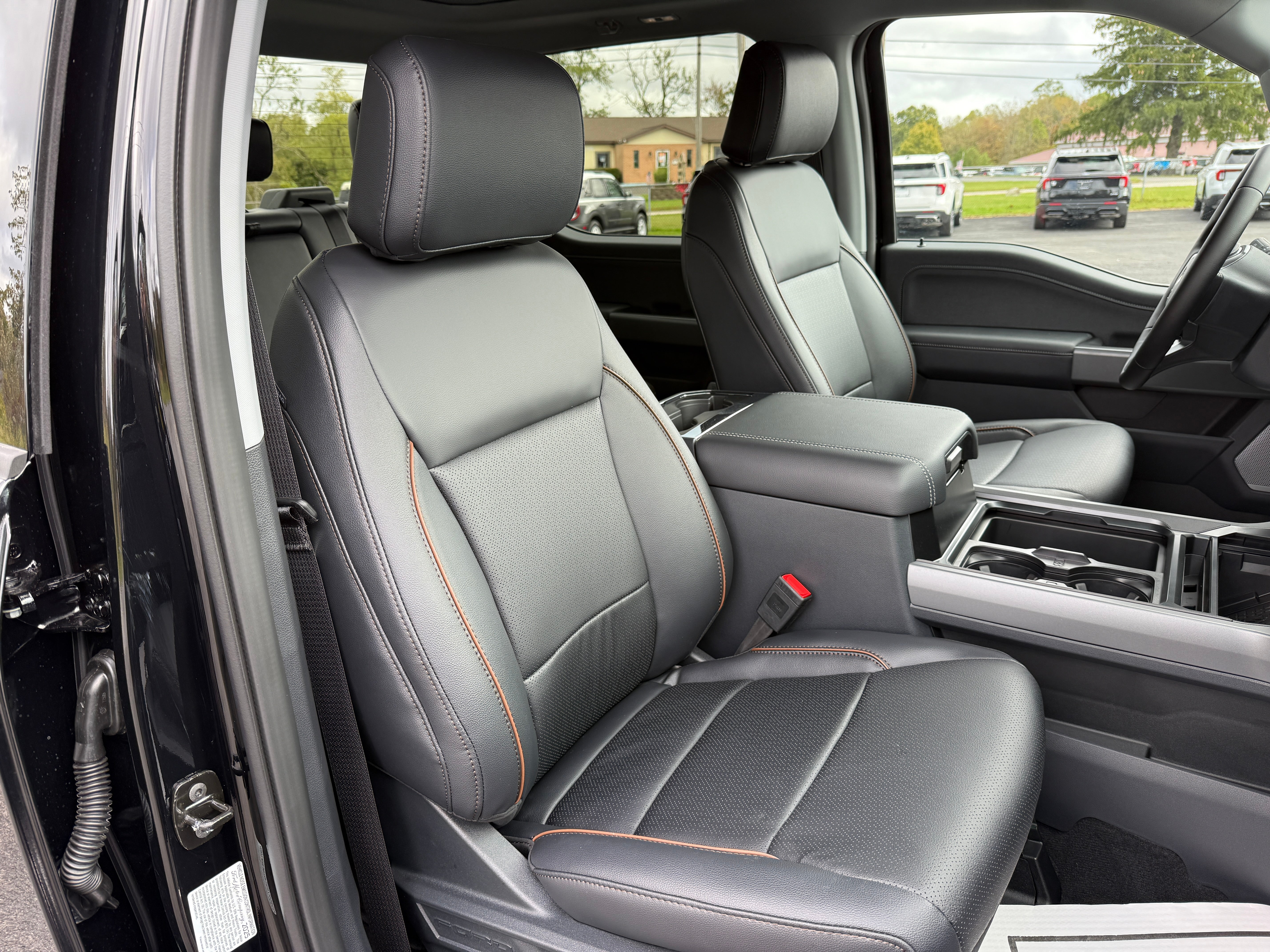 2026 Ford Super Duty F-350 SRW LARIAT 4WD Crew Cab 8' Box