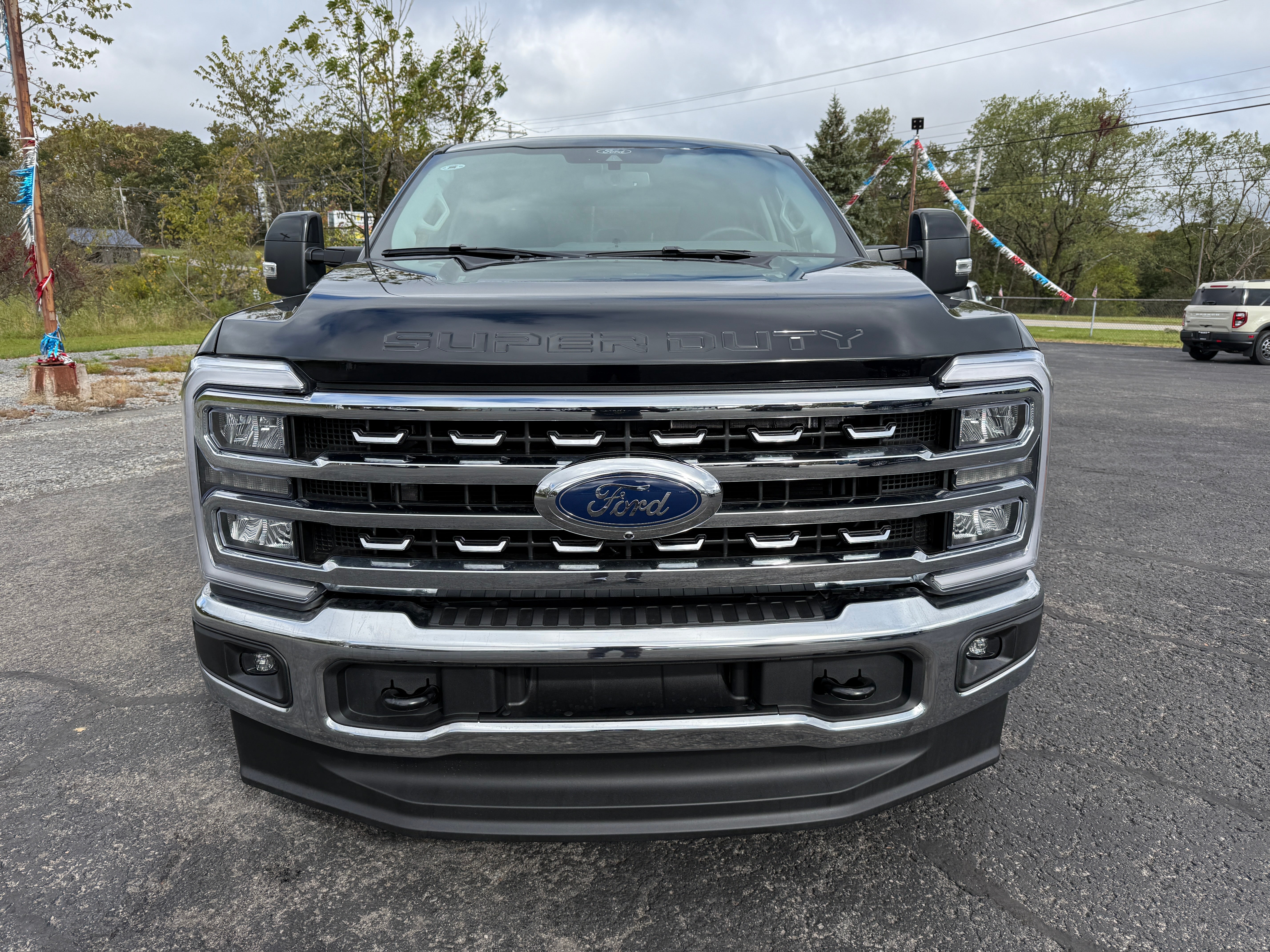 2026 Ford Super Duty F-350 SRW LARIAT 4WD Crew Cab 8' Box