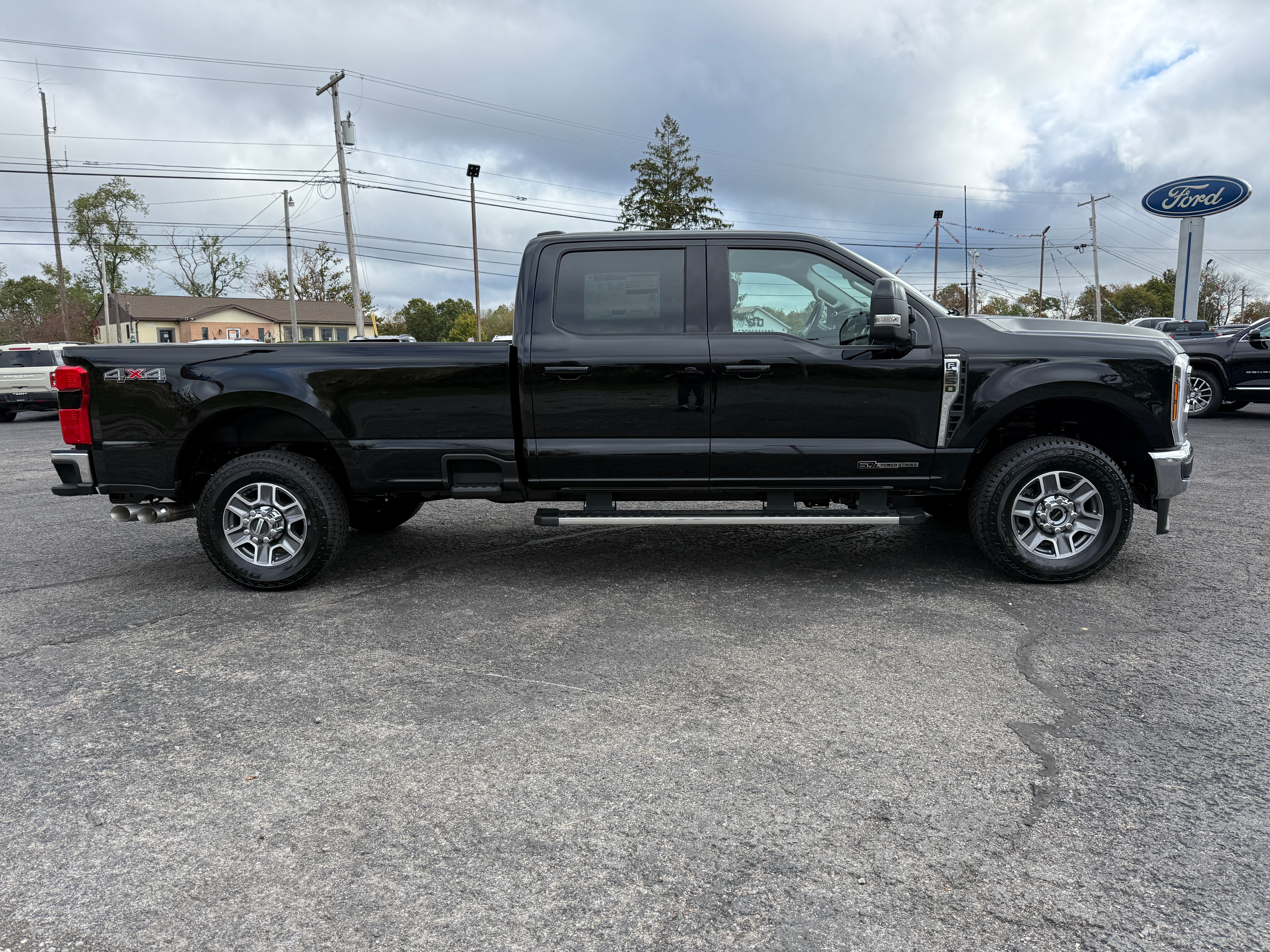 2026 Ford Super Duty F-350 SRW LARIAT 4WD Crew Cab 8' Box