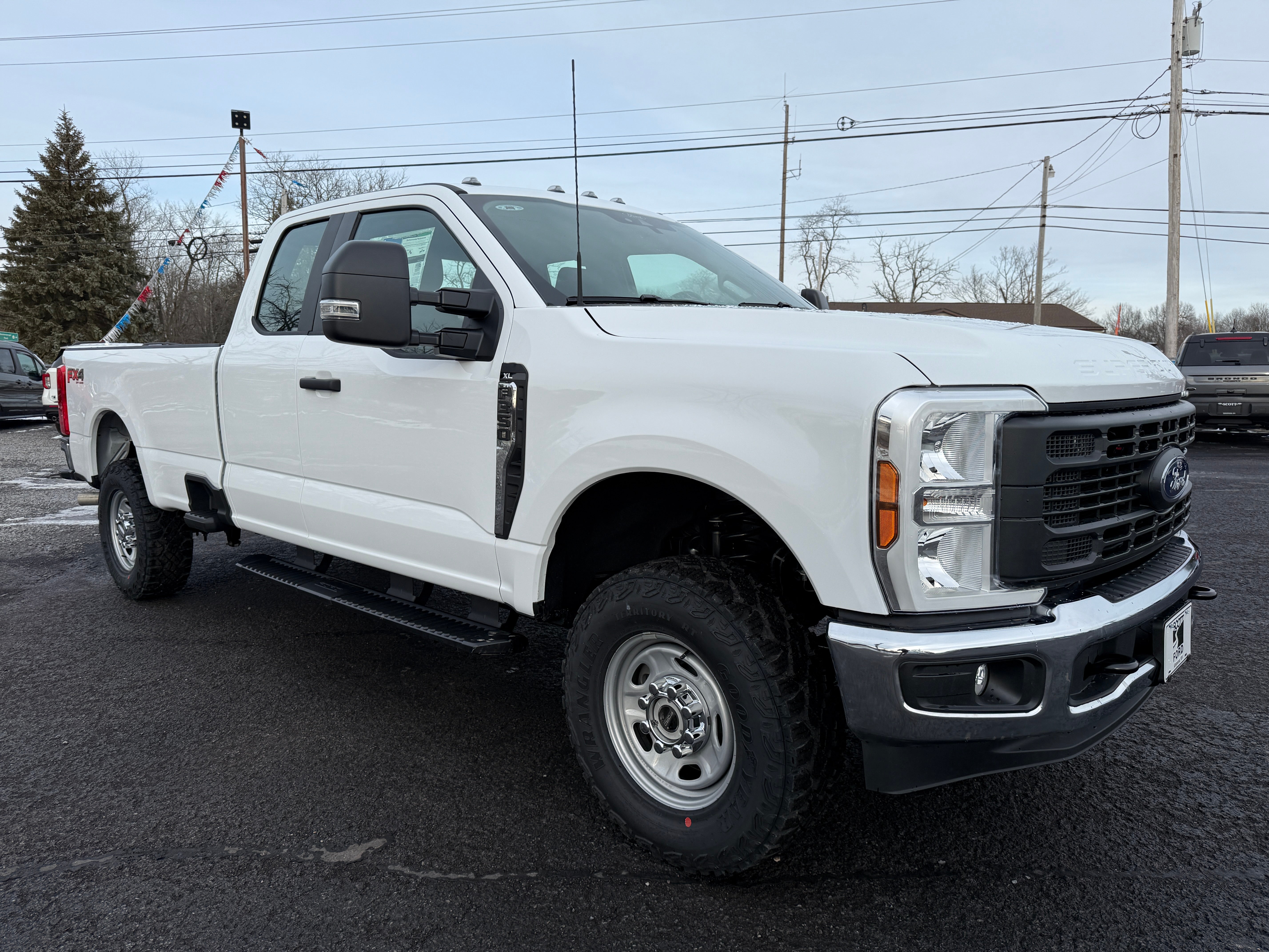 2026 Ford Super Duty F-350 SRW XL 4WD SuperCab 8' Box