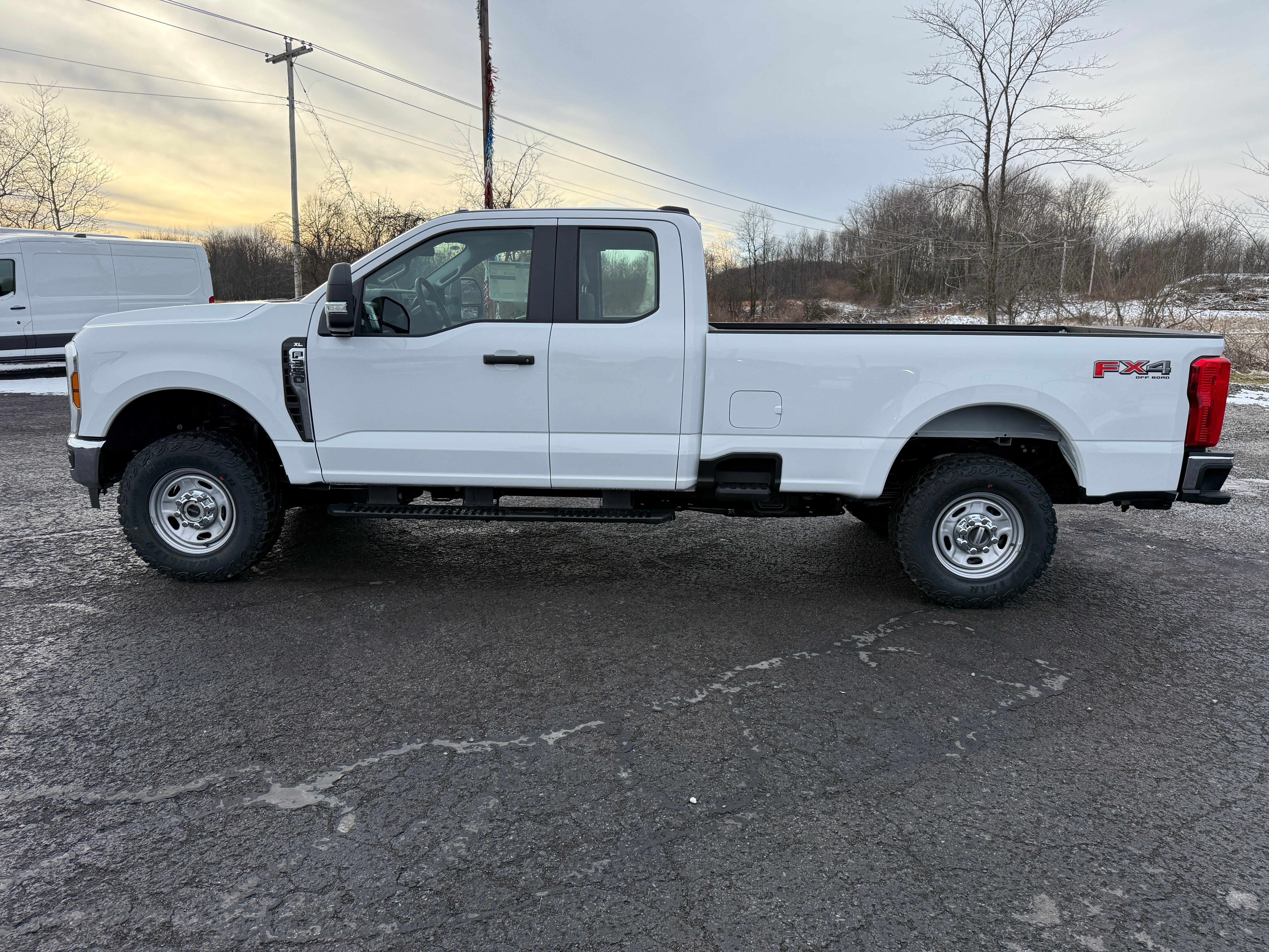 2026 Ford Super Duty F-350 SRW XL 4WD SuperCab 8' Box