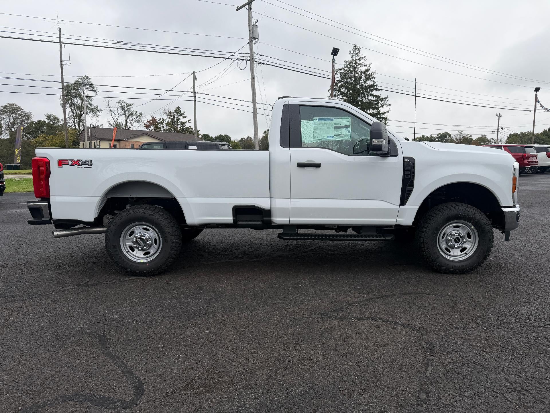 2027 Ford Super Duty F-250 SRW XL 4WD Reg Cab 8' Box